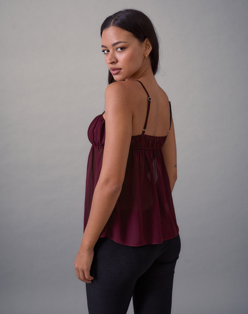 Afbeelding van Camden Cami Top in Satijn Chiffon Bourgondië