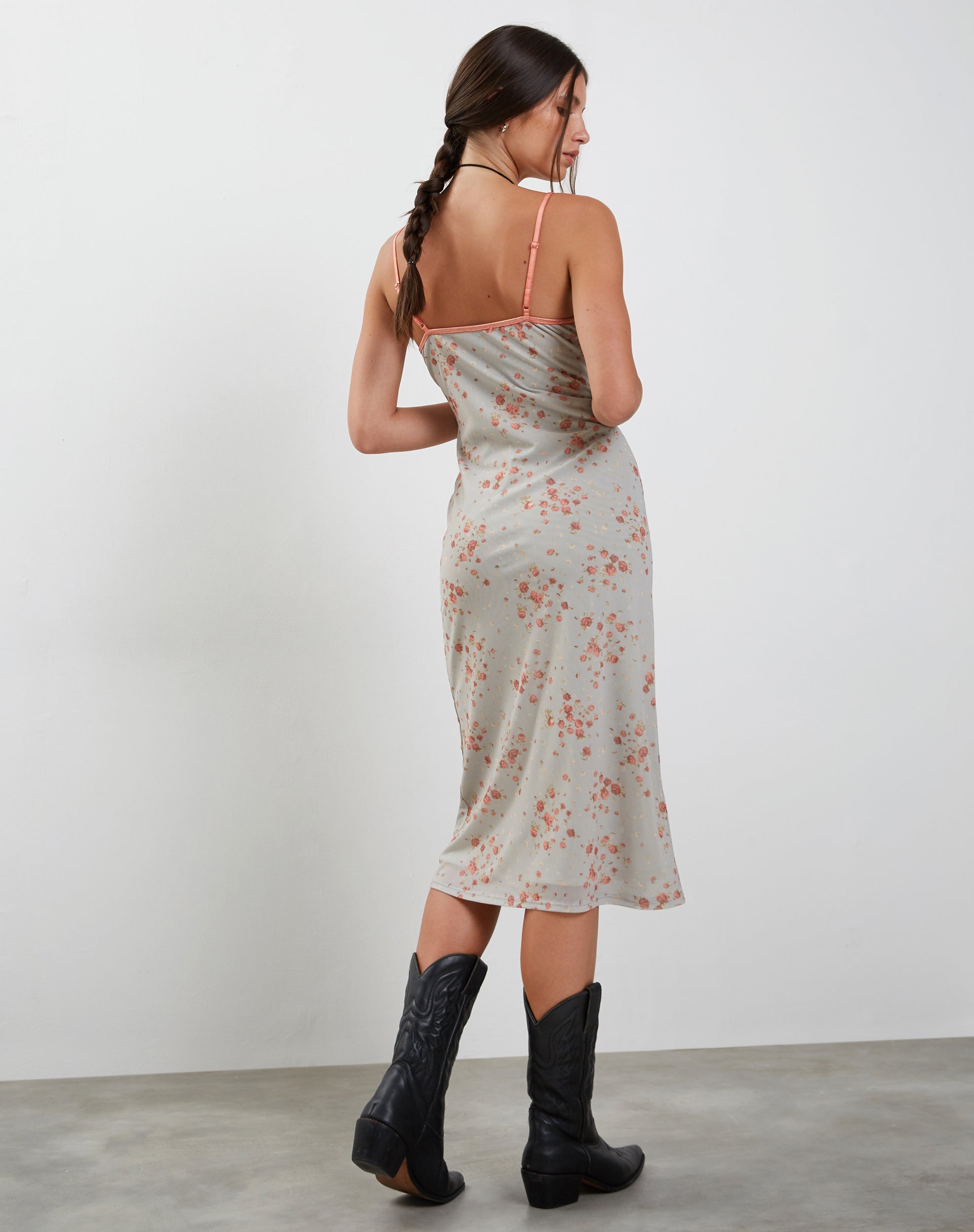 Afbeelding van Camelia Mid Dress in Ditsy Rose Cluster