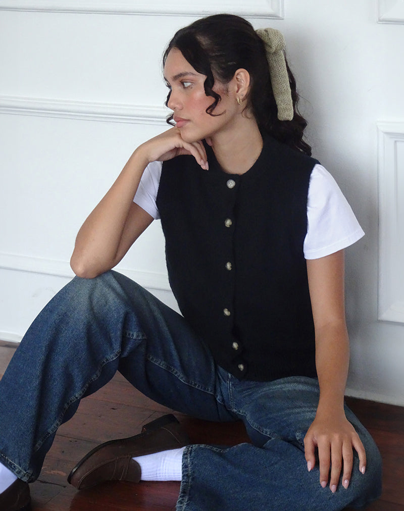 Afbeelding van Camira Knitted Button Through Vest in Zwart