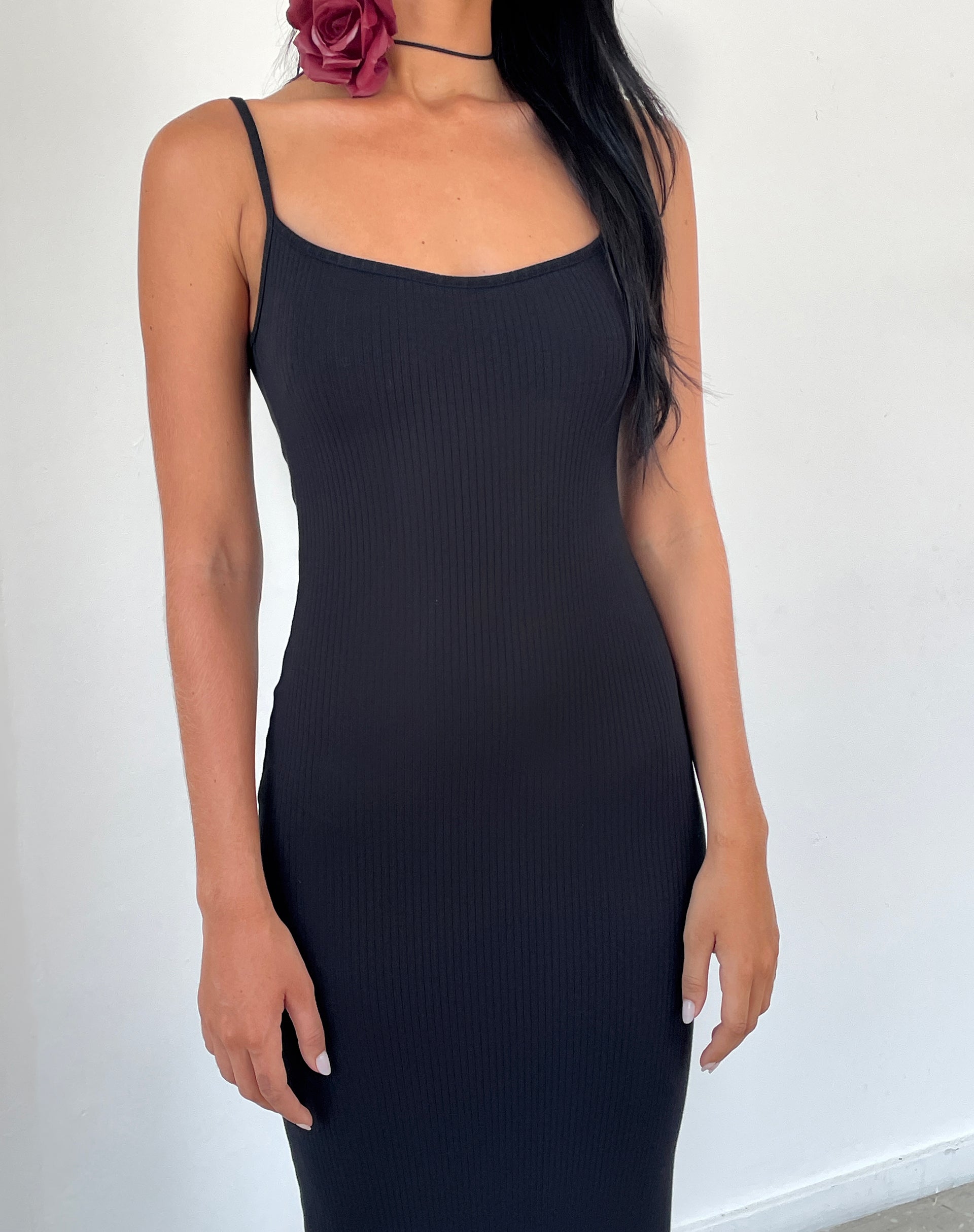 Afbeelding van Cantha Strappy Maxi Dress in Zwart Rib