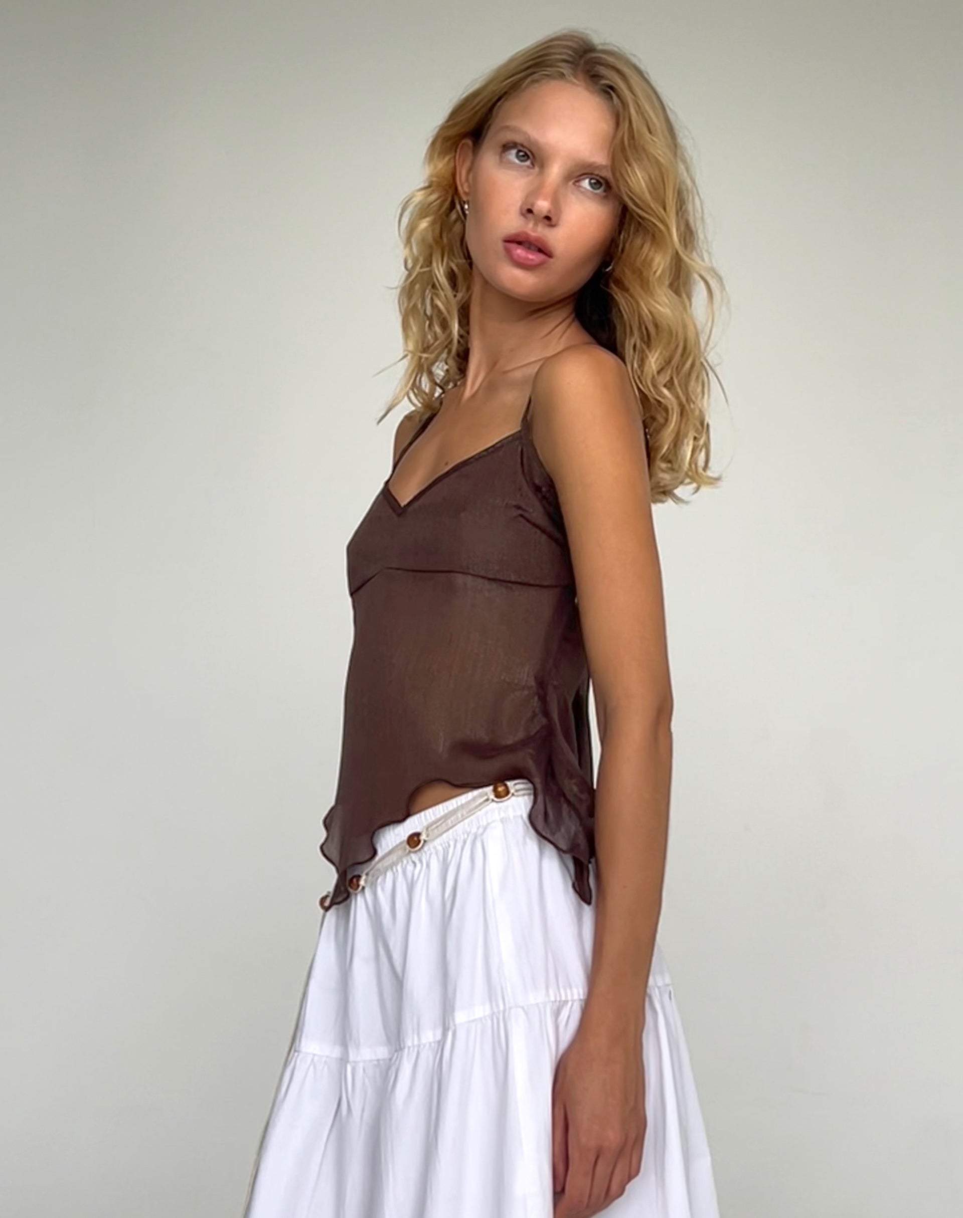 Afbeelding van Carmeline Longline Cami Top in Shimmer Brown