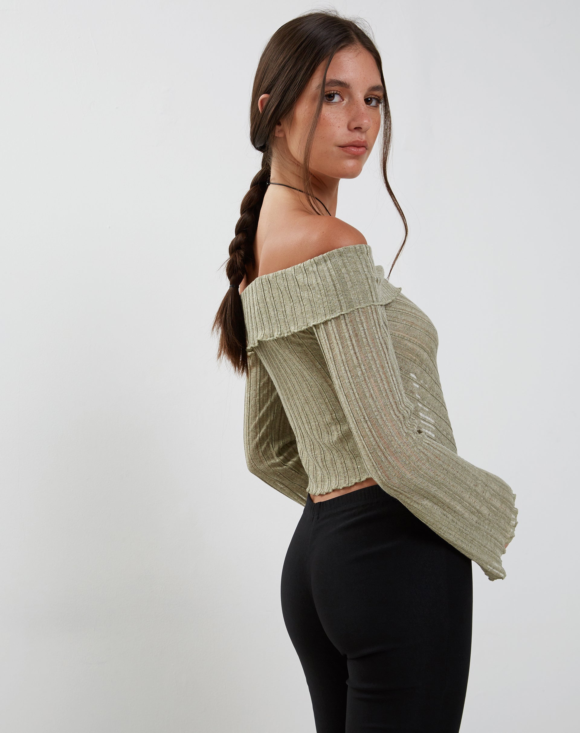 Afbeelding van Celeste Gebreide top met lange mouwen en bardot in Sage