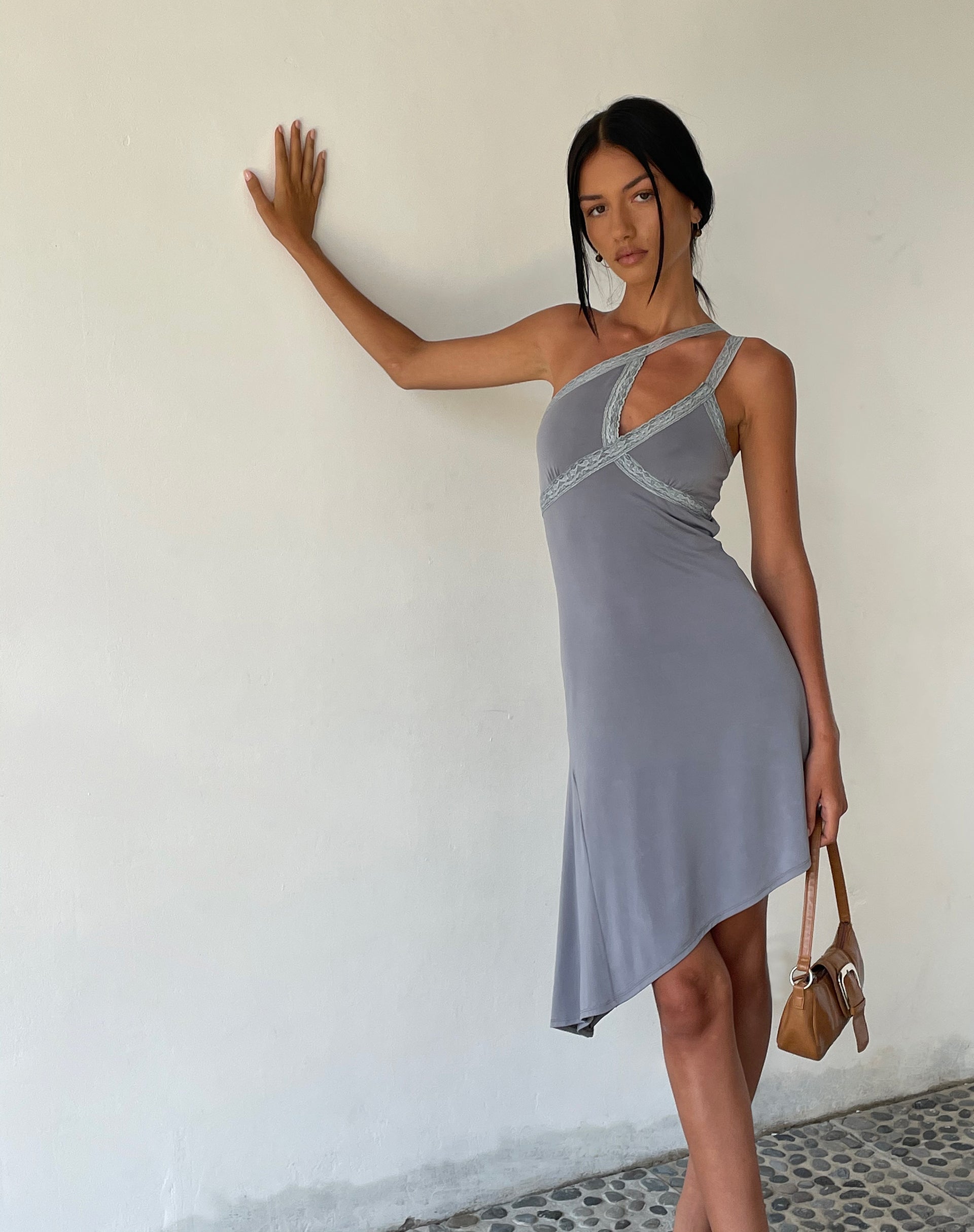 Afbeelding van MOTEL X JACQUIE Chrissy Asymmetrische Mini Dress in Slinky Grey