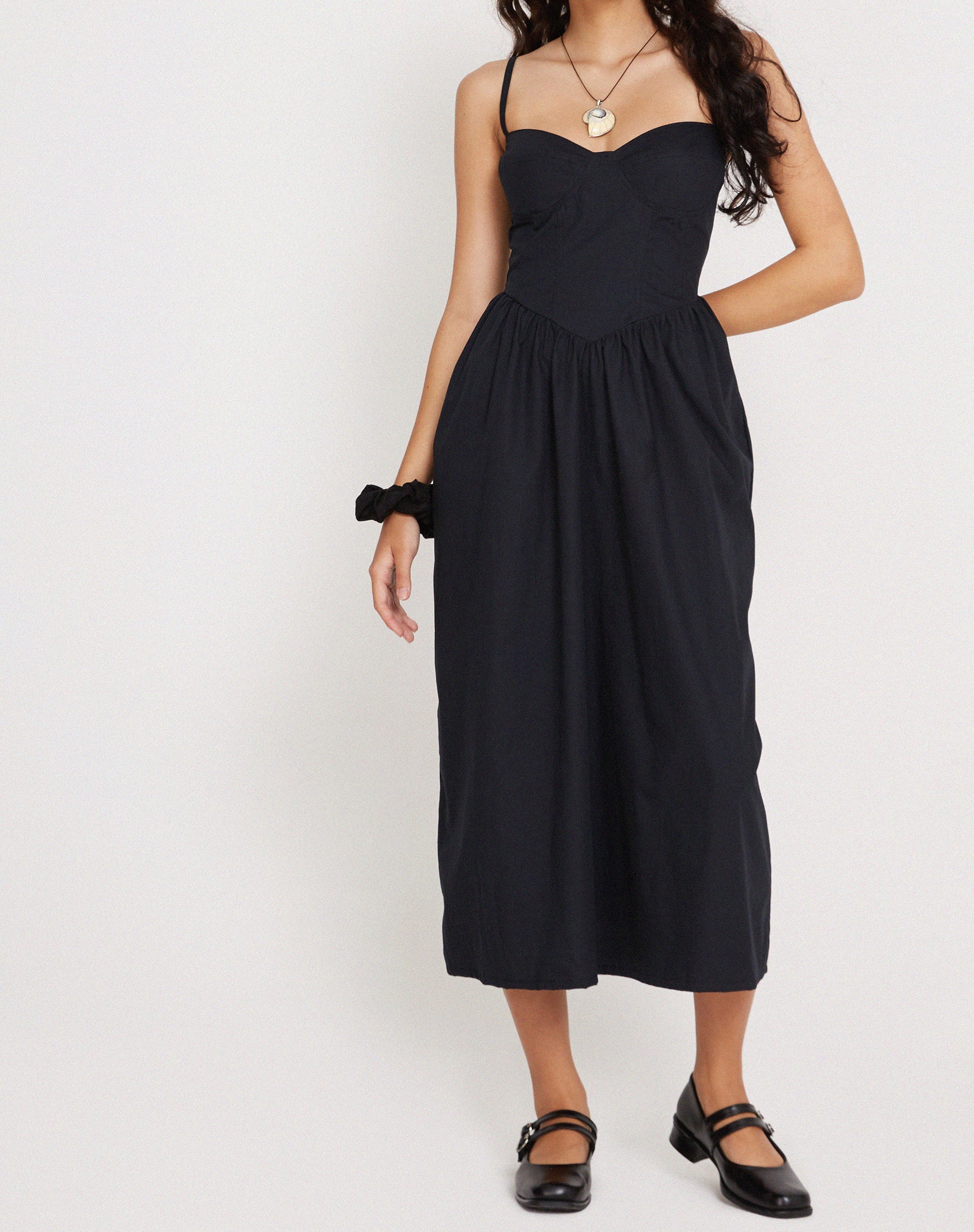 Afbeelding van Clementine Korset Midi Dress in Zwart Popeline