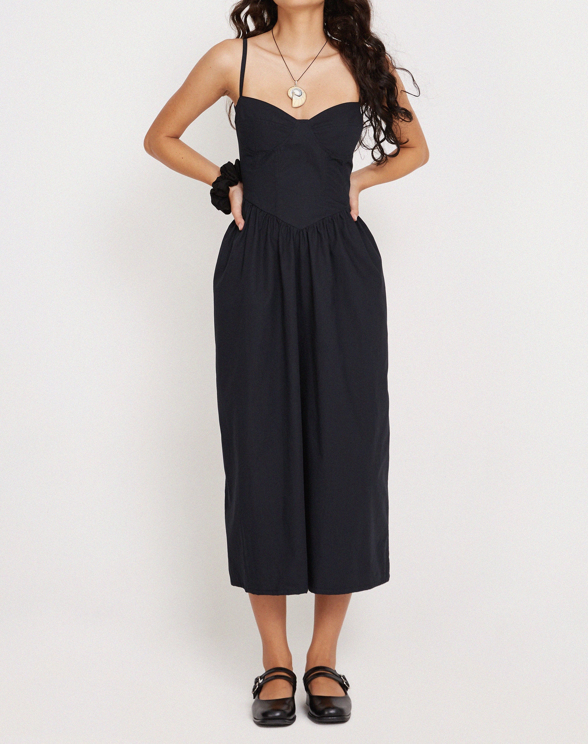 Afbeelding van Clementine Korset Midi Dress in Zwart Popeline
