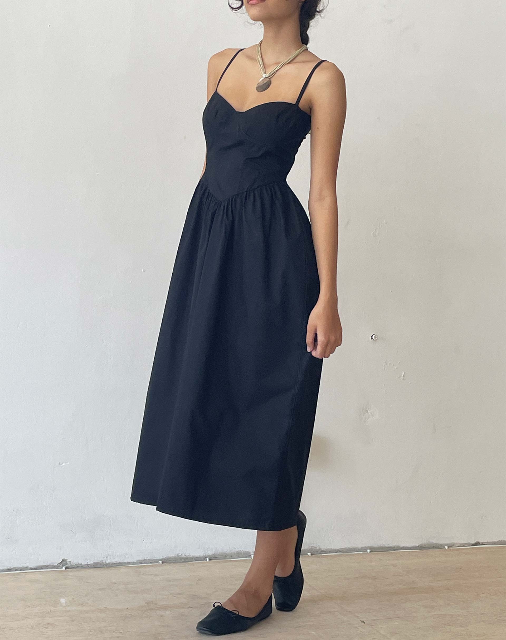 Afbeelding van Clementine Korset Midi Dress in Zwart Popeline