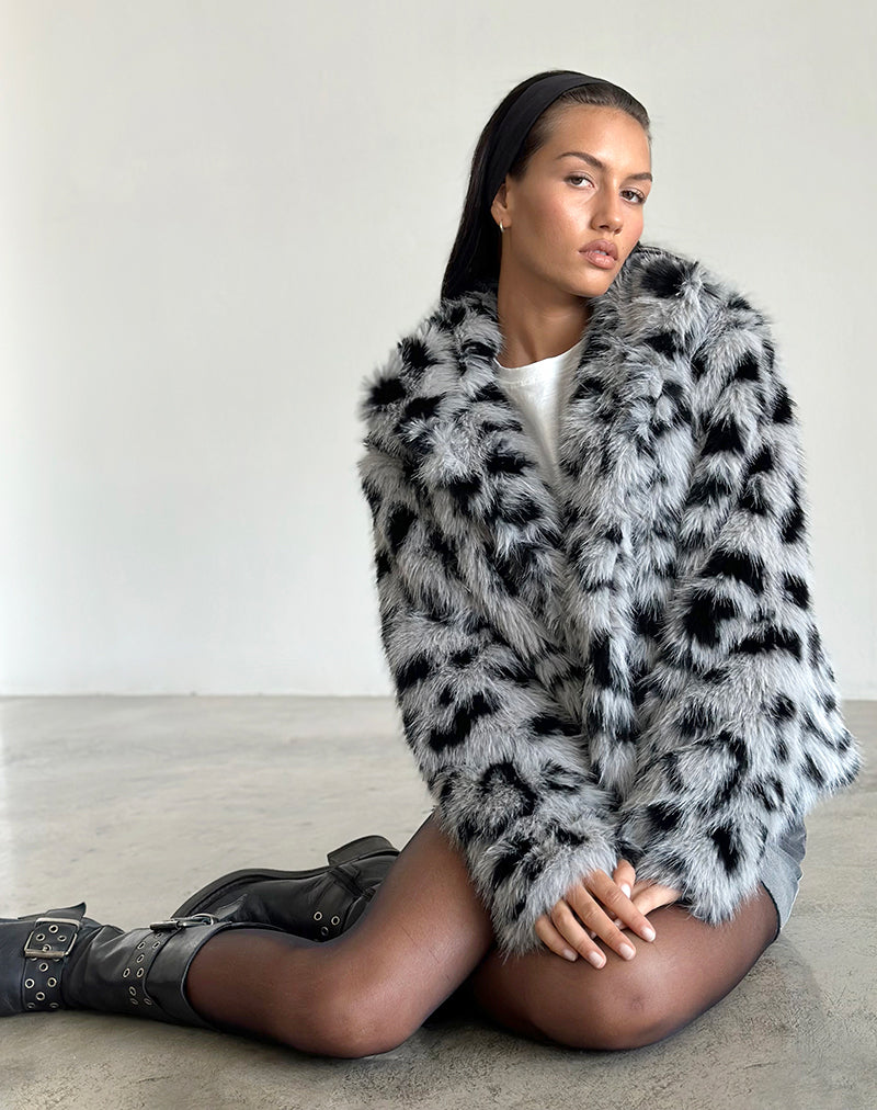 Afbeelding van Joji Cropped Faux Fur Jacket in Grijs Luipaard