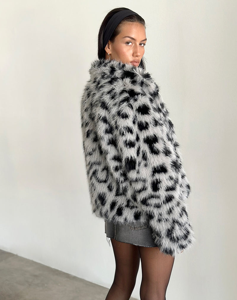 Afbeelding van Joji Cropped Faux Fur Jacket in Grijs Luipaard