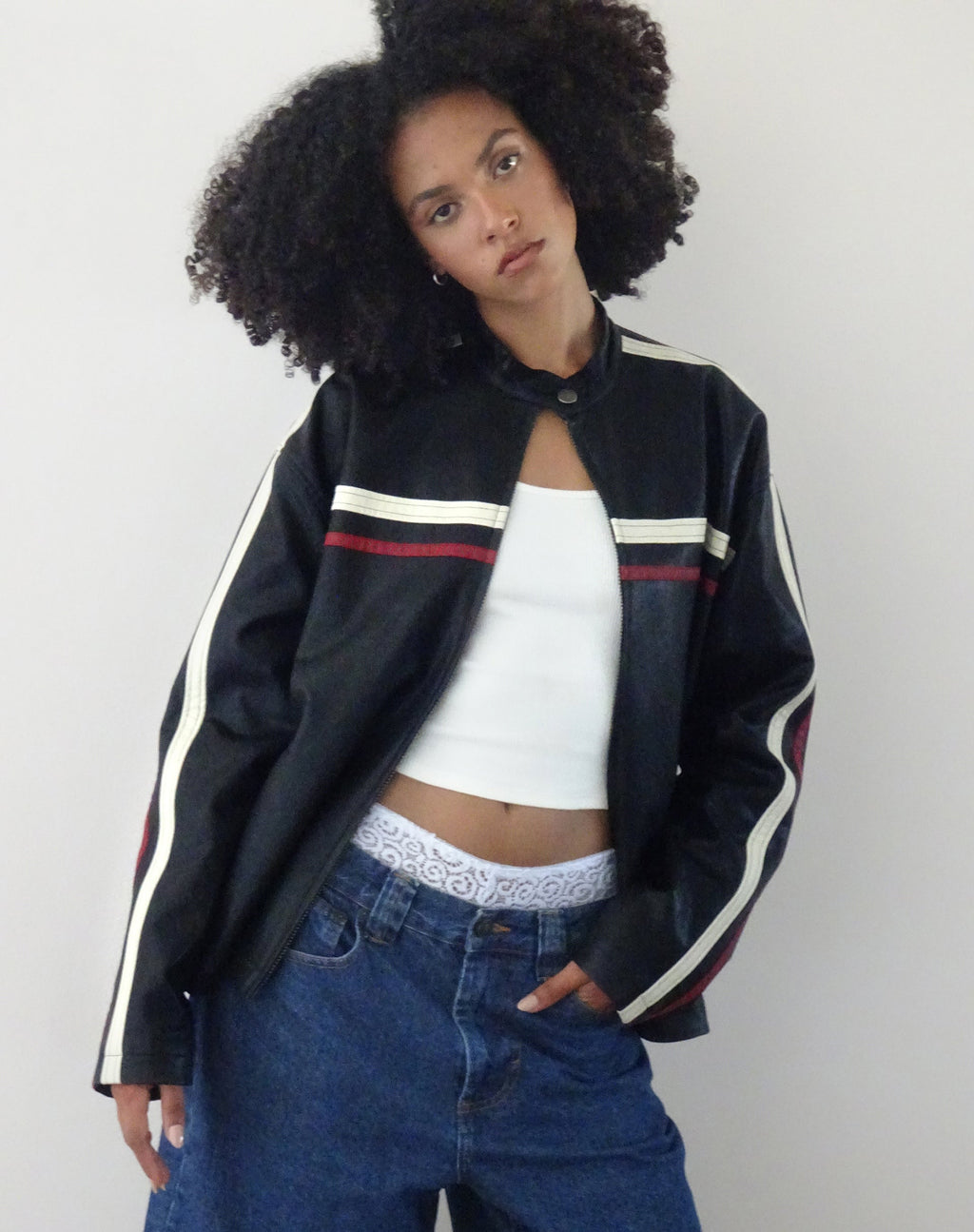 Colton Jacket in PU zwart met ivoor en rode streep
