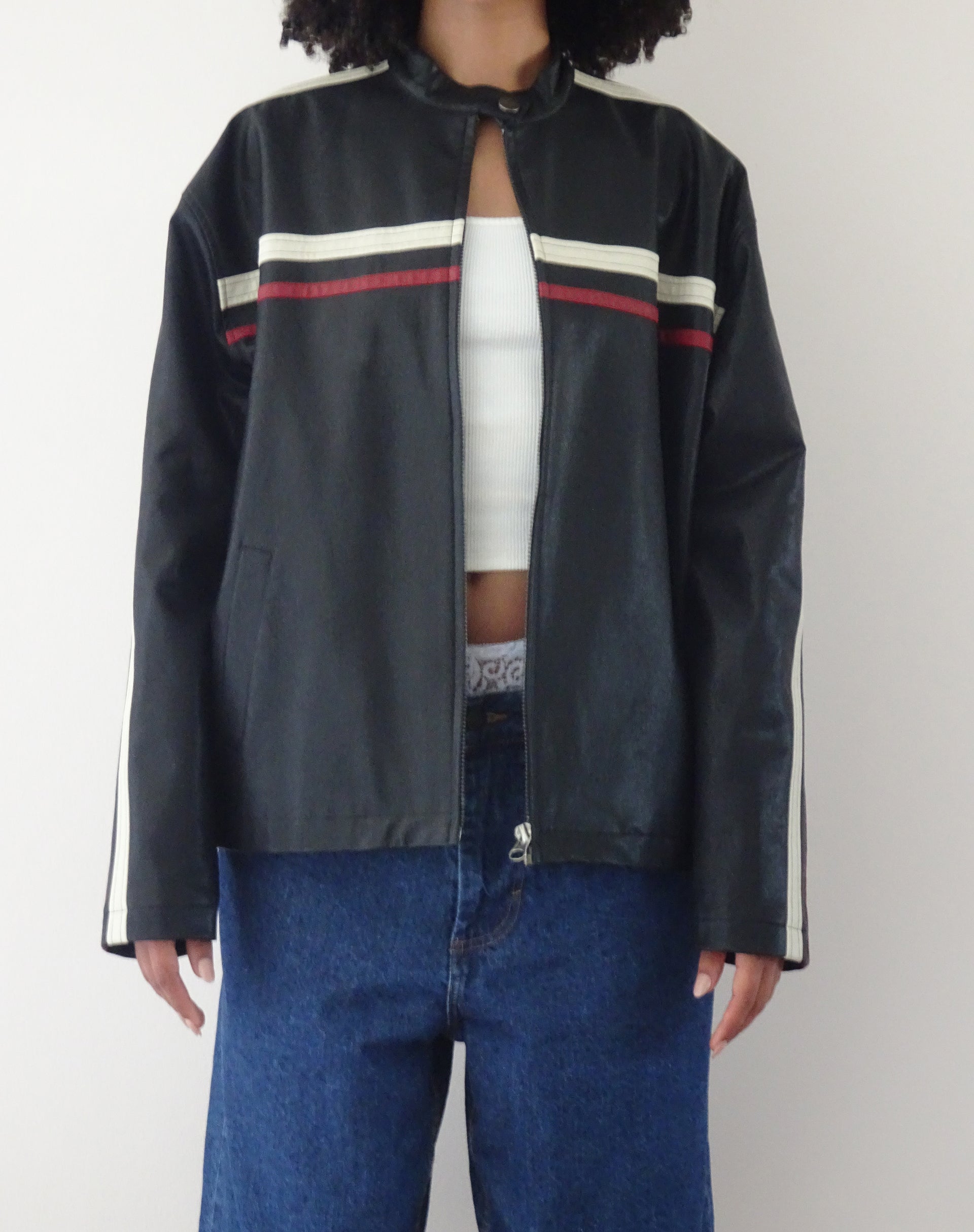 Afbeelding van Colton Jacket in PU Zwart met Ivory en Rode Streep