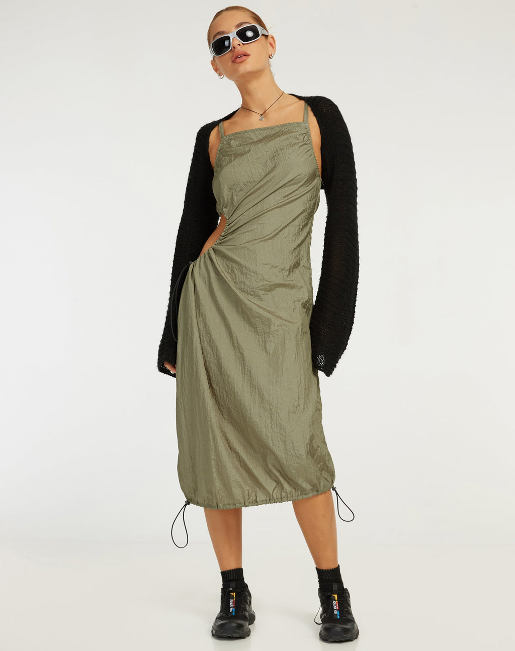 Daichi Cut Out Midi Dress in Zilvergroen