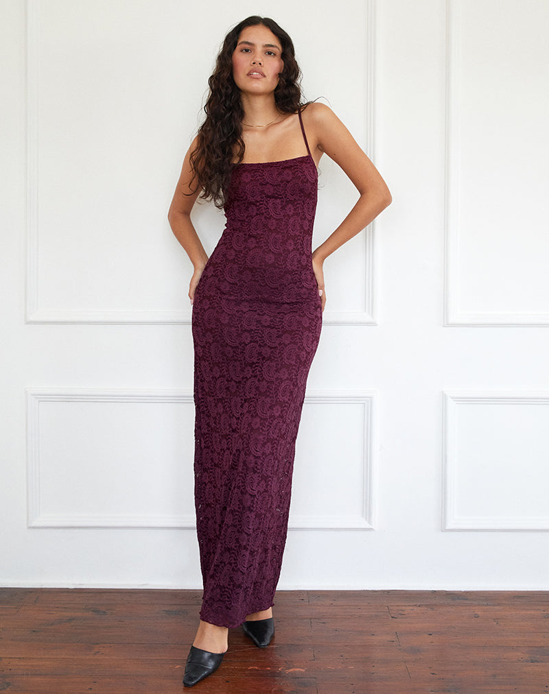 Afbeelding van Darsih Cami Maxi Dress in Paisley Kant Bourgondië