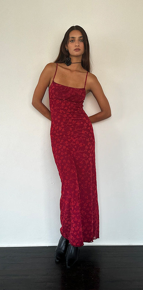 Afbeelding van Darsih Cami Maxi Dress Red Grunge Floral Flock