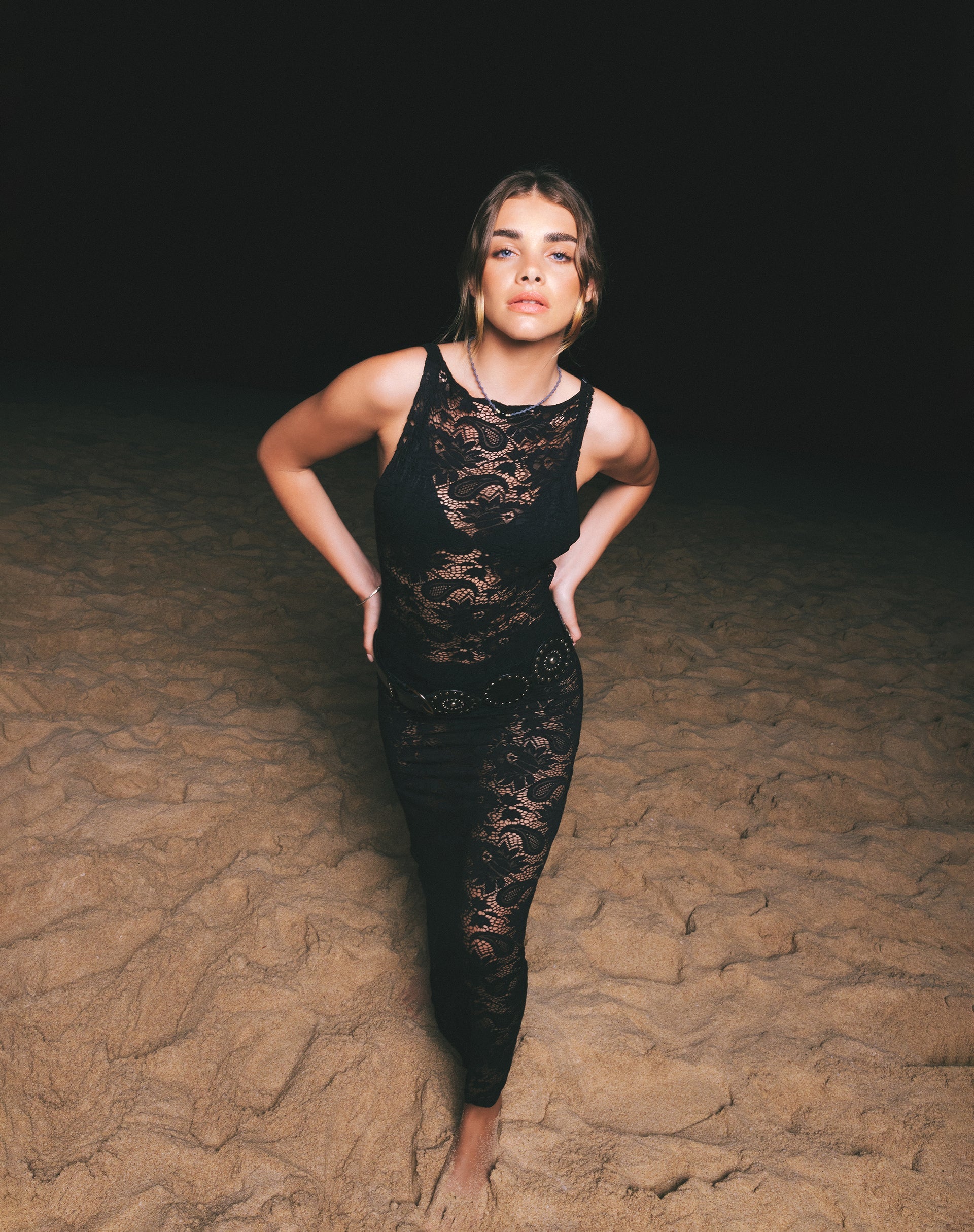 Afbeelding pf Daudy Tie Back Lace Maxi Dress in Jet Black Lace