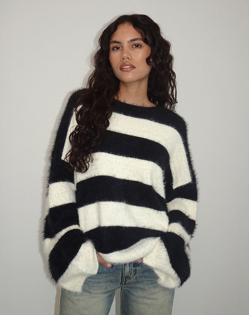 Afbeelding van Daya Fluffy Trui in Ivoor en Zwarte Streep