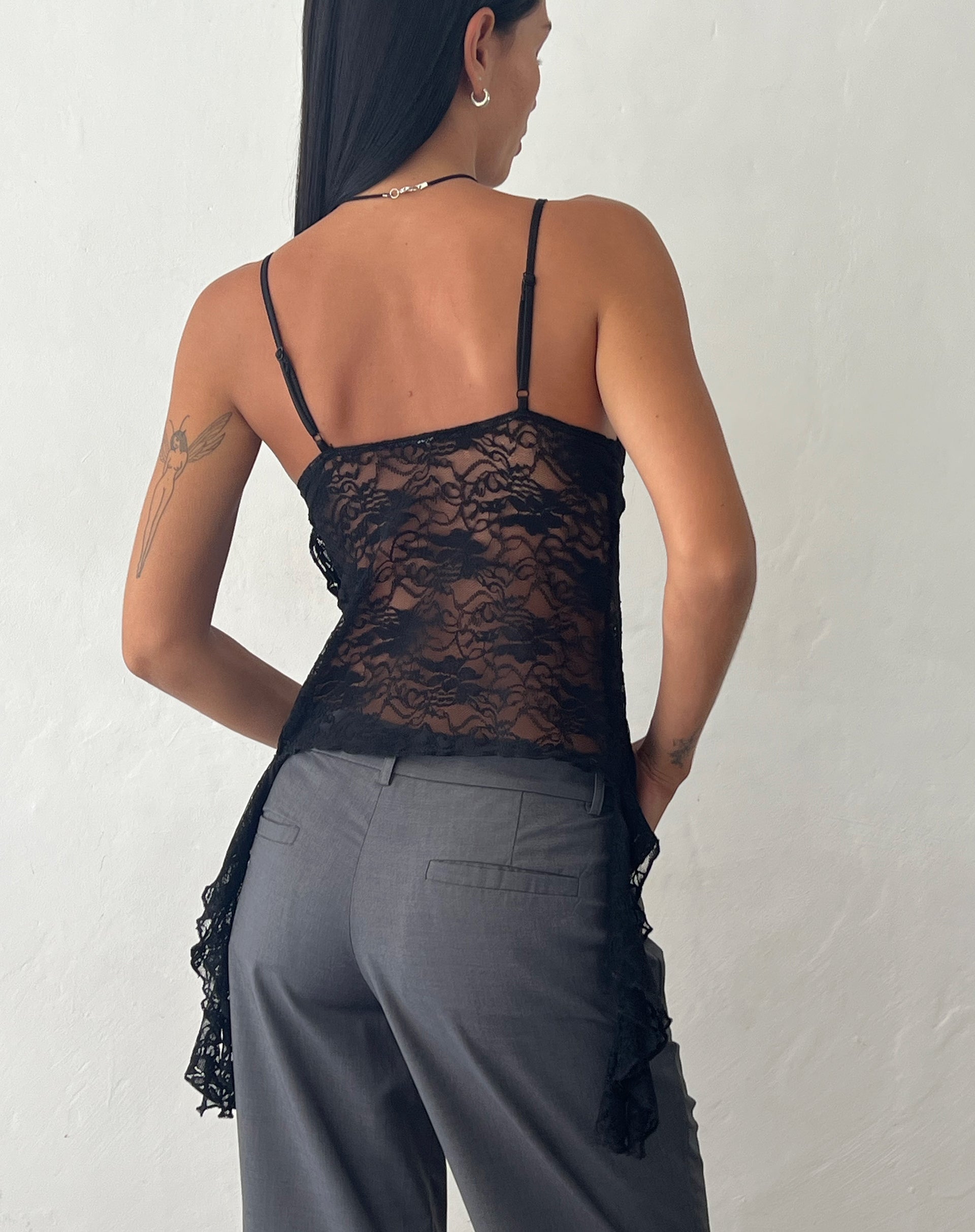 Afbeelding van Daytona Ruffle Top in Kant Zwart