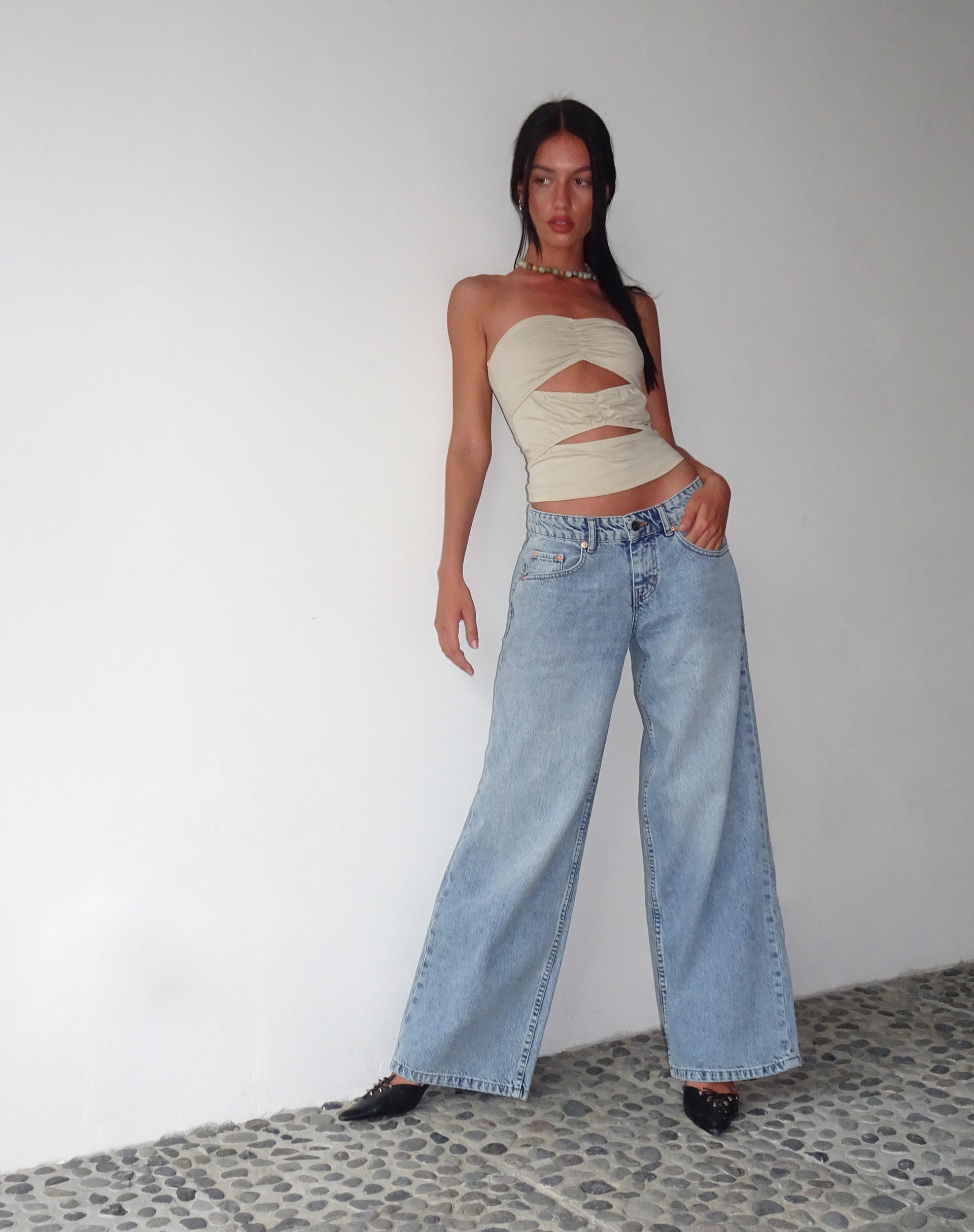 Afbeelding van MOTEL X JACQUIE Dayu Bandeau Crop Top in Kokosmelk