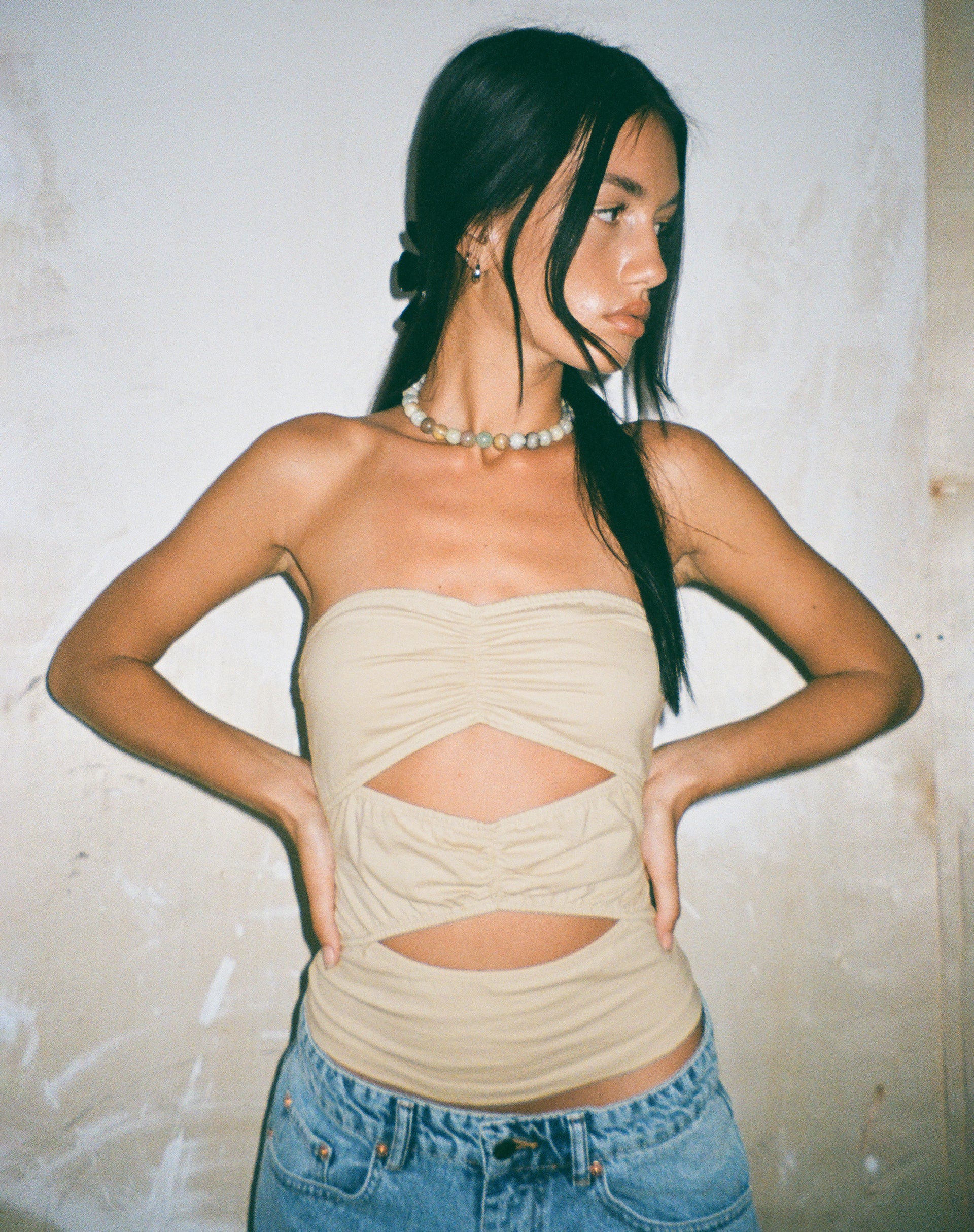 Afbeelding van MOTEL X JACQUIE Dayu Bandeau Crop Top in Kokosmelk