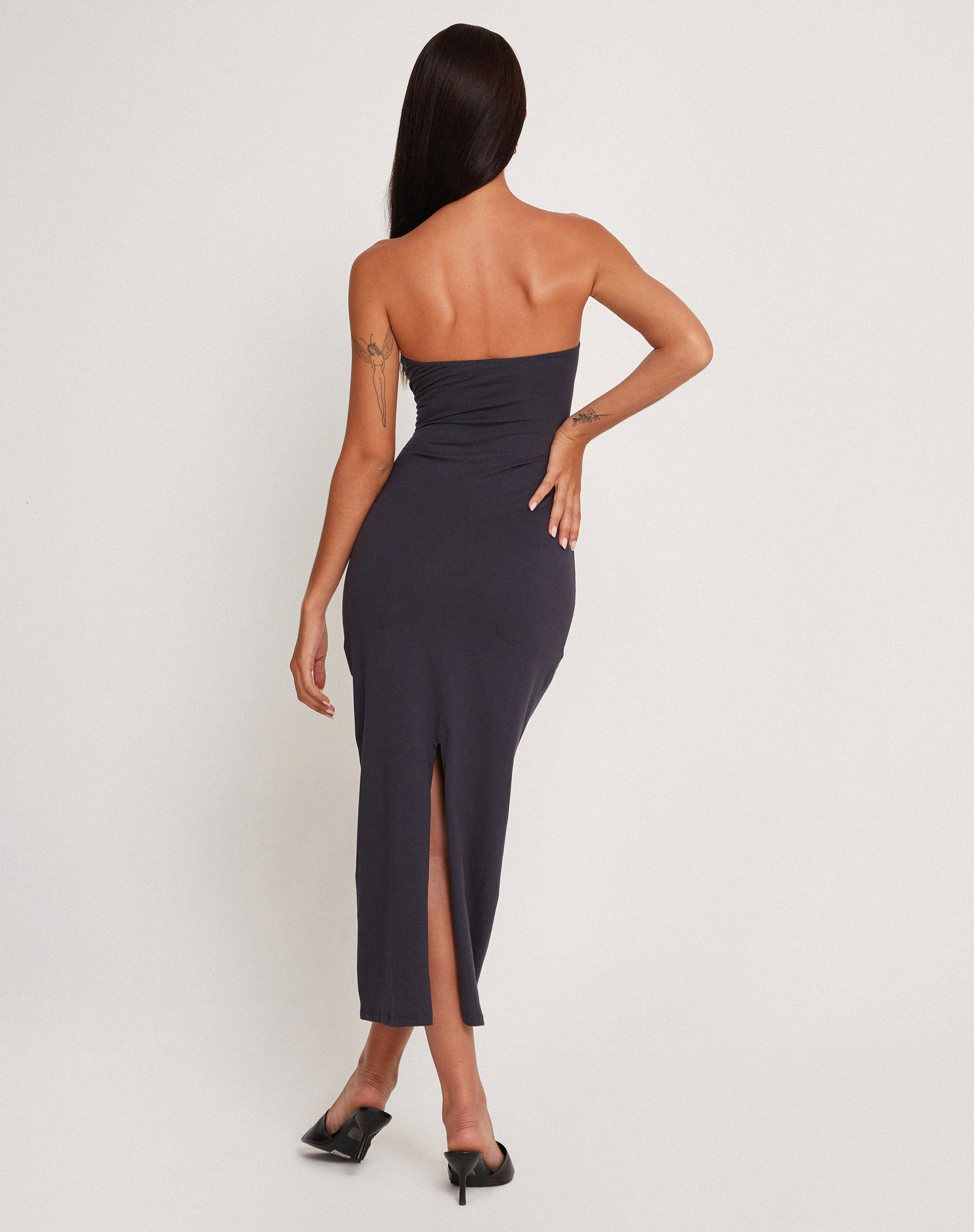 Afbeelding van Dayuna Bandeau Midi Dress in Ocean Storm