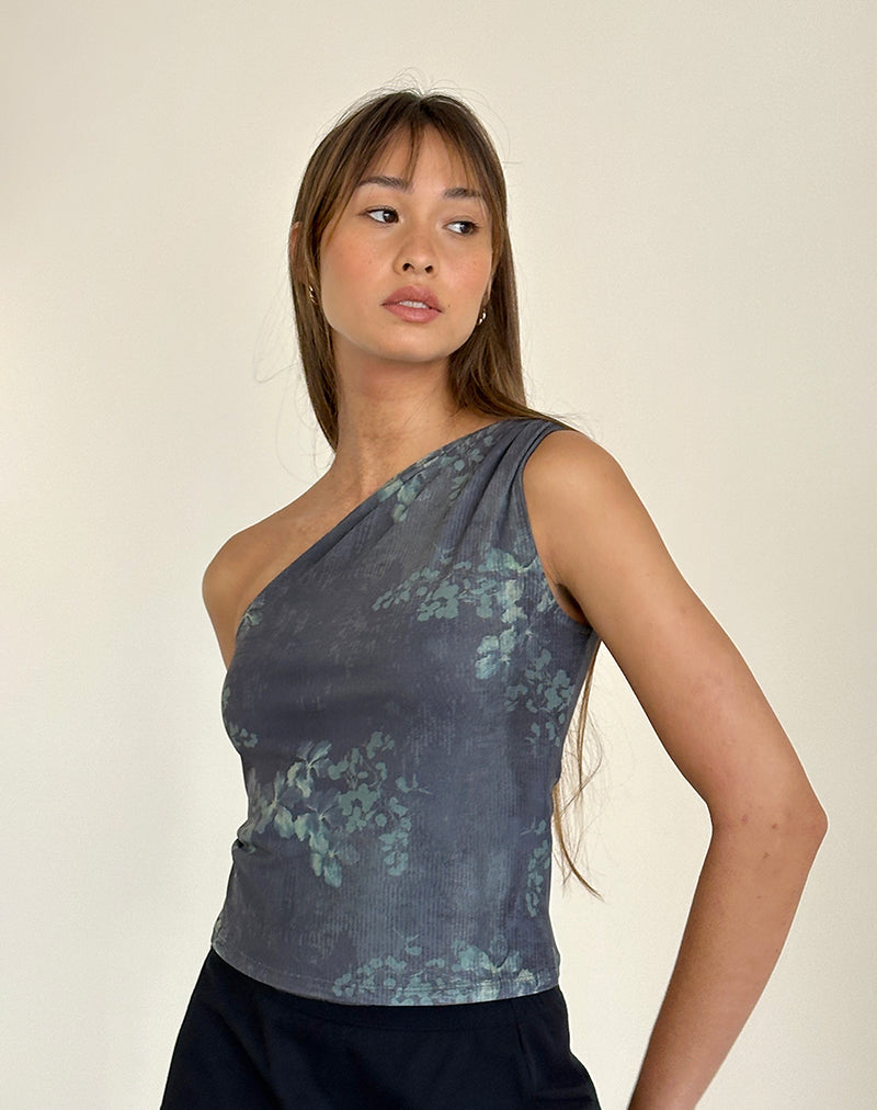Afbeelding van Derse One Shoulder Top in Faded Botanical Green