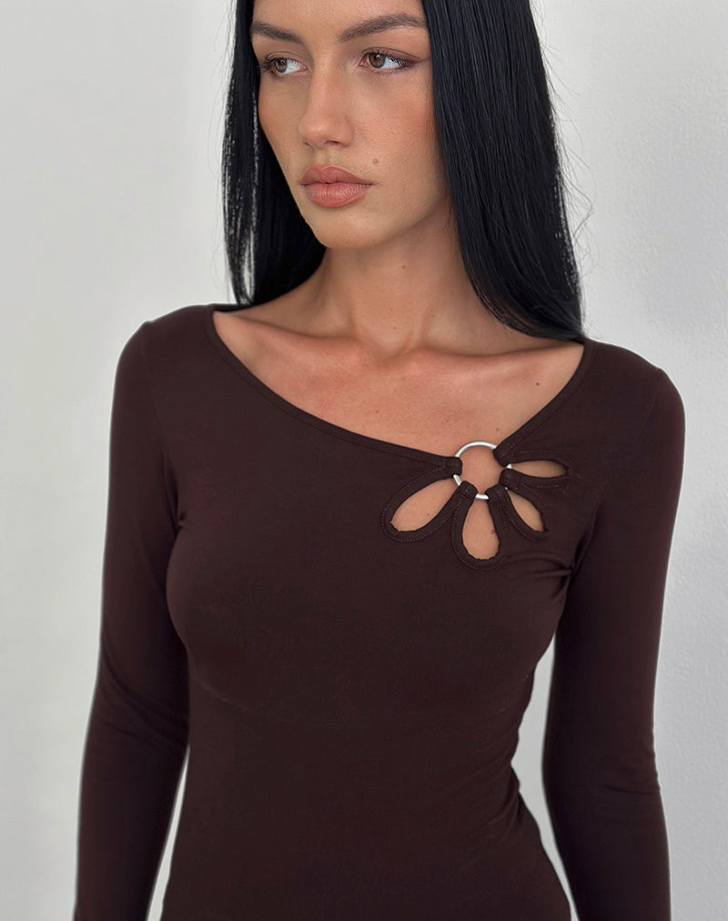 Donela Top met lange mouwen en bloemenring in Bittere Chocolade
