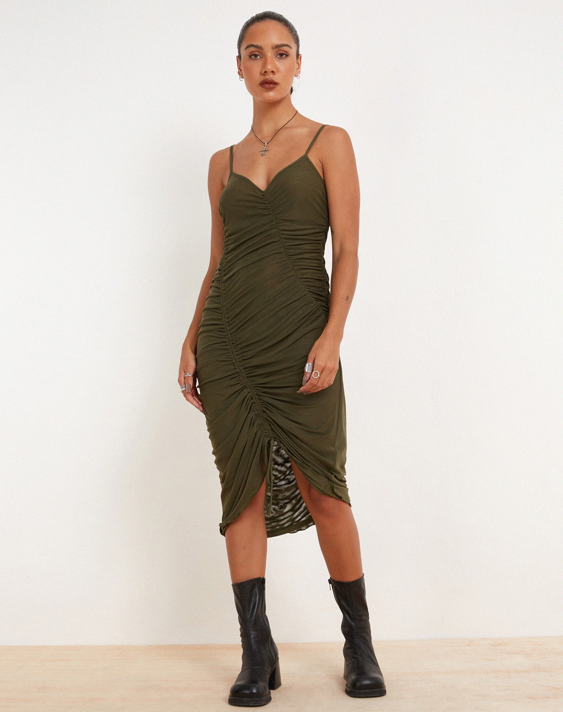 Afbeelding van Dulcia Mesh Midi Dress met Ruches in Green Leaf