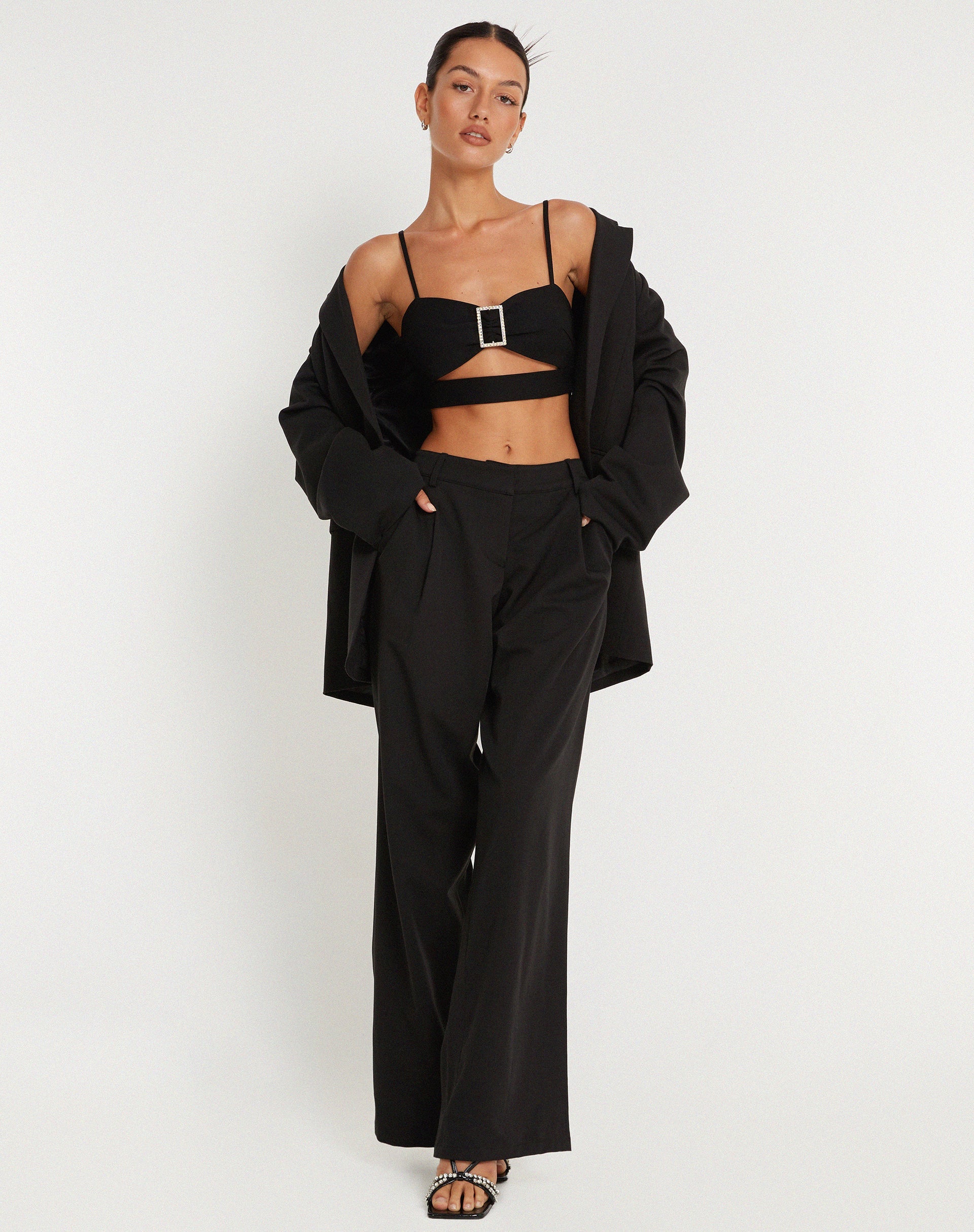 Afbeelding van Elenia Crop Top met gespdetail in zwart