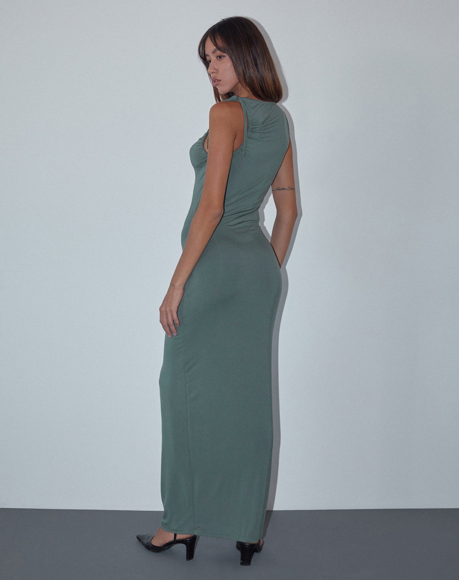 Afbeelding van Elinor Maxi Dress in Slinky Olive