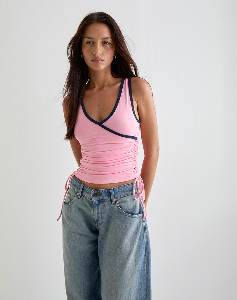 Afbeelding van Laird Wrap Top in Ballet Roze met Navy Binding