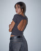 Afbeelding van Elyto Geribde Top met Open Rug in Beluga Grey
