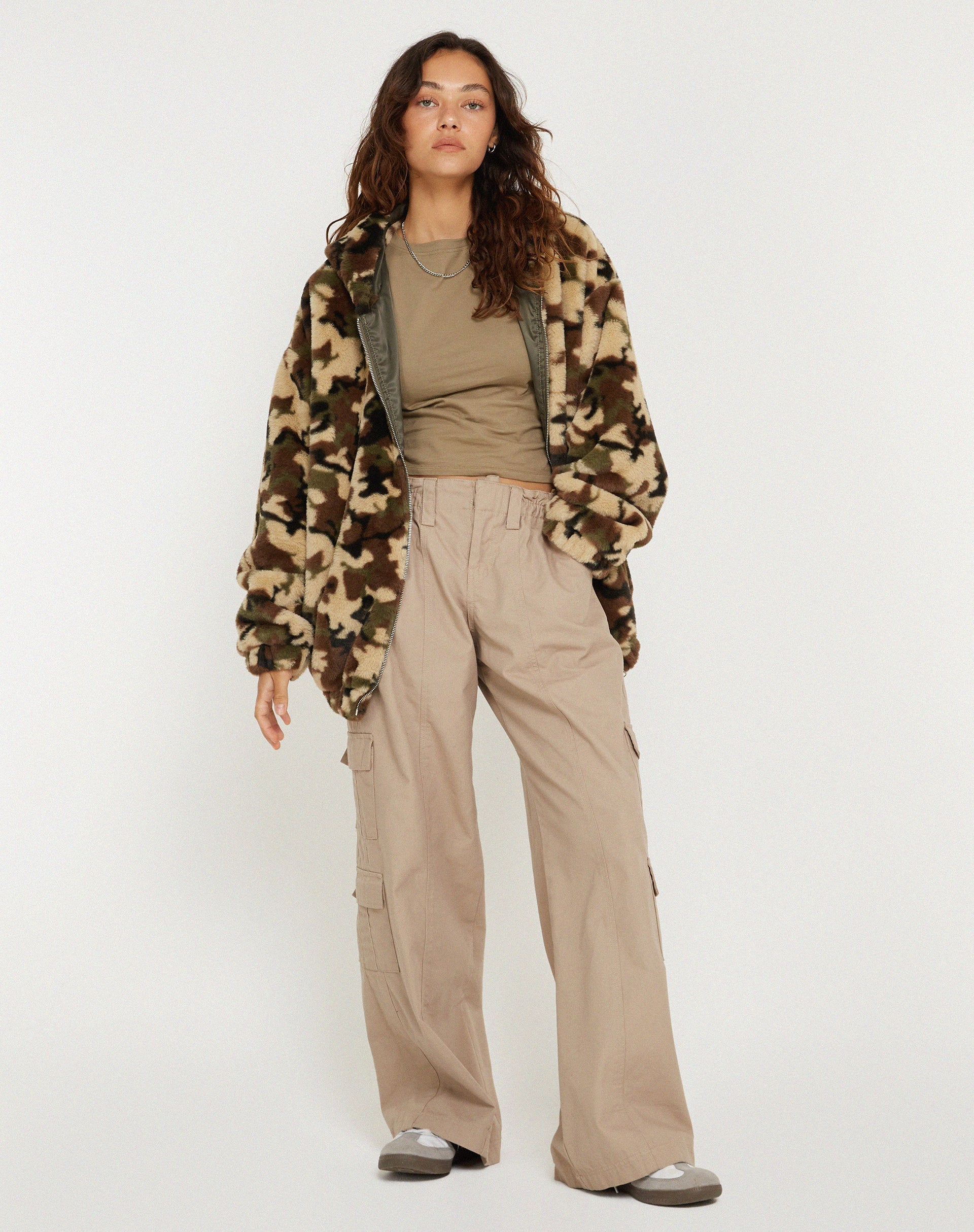 Afbeelding van Emerson jas van imitatiebont in Camo Brown Pebble