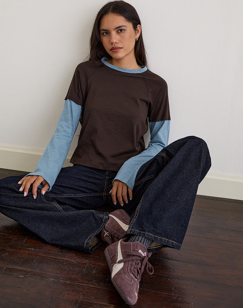 Enid gelaagd T-shirt in chocoladebruin en lichtblauw