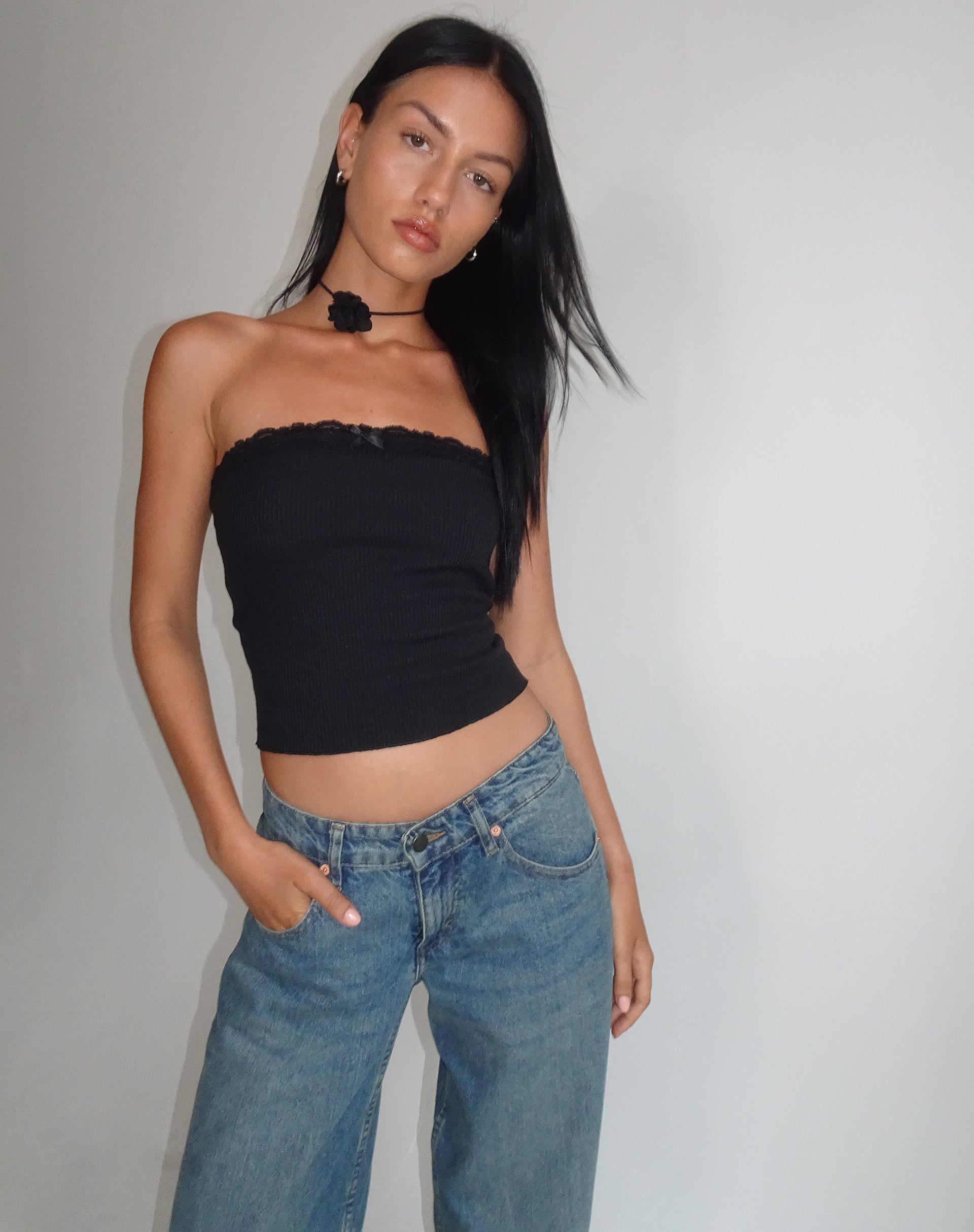 Afbeelding van Ernie Bandeau Rib Top in Zwart