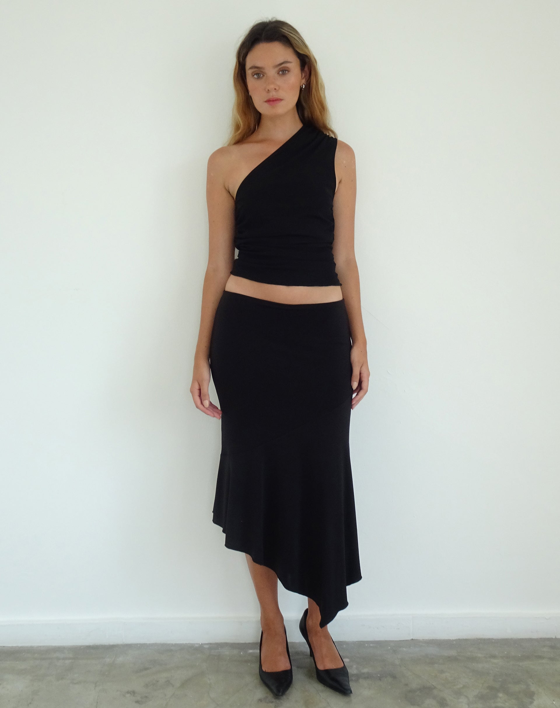 Afbeelding van Evelina One Shoulder Top in Zwart Mesh