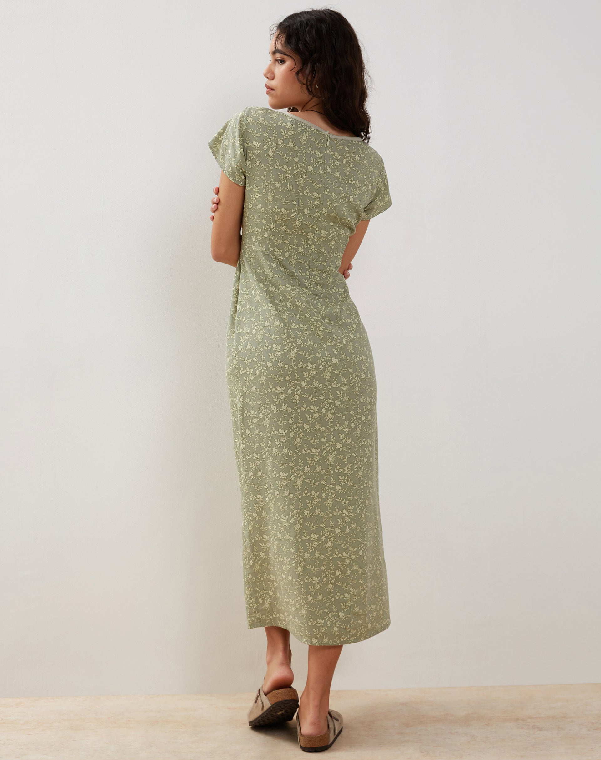 Afbeelding van Eviaso Midi Dress in Ditsy Mix Floral Groen
