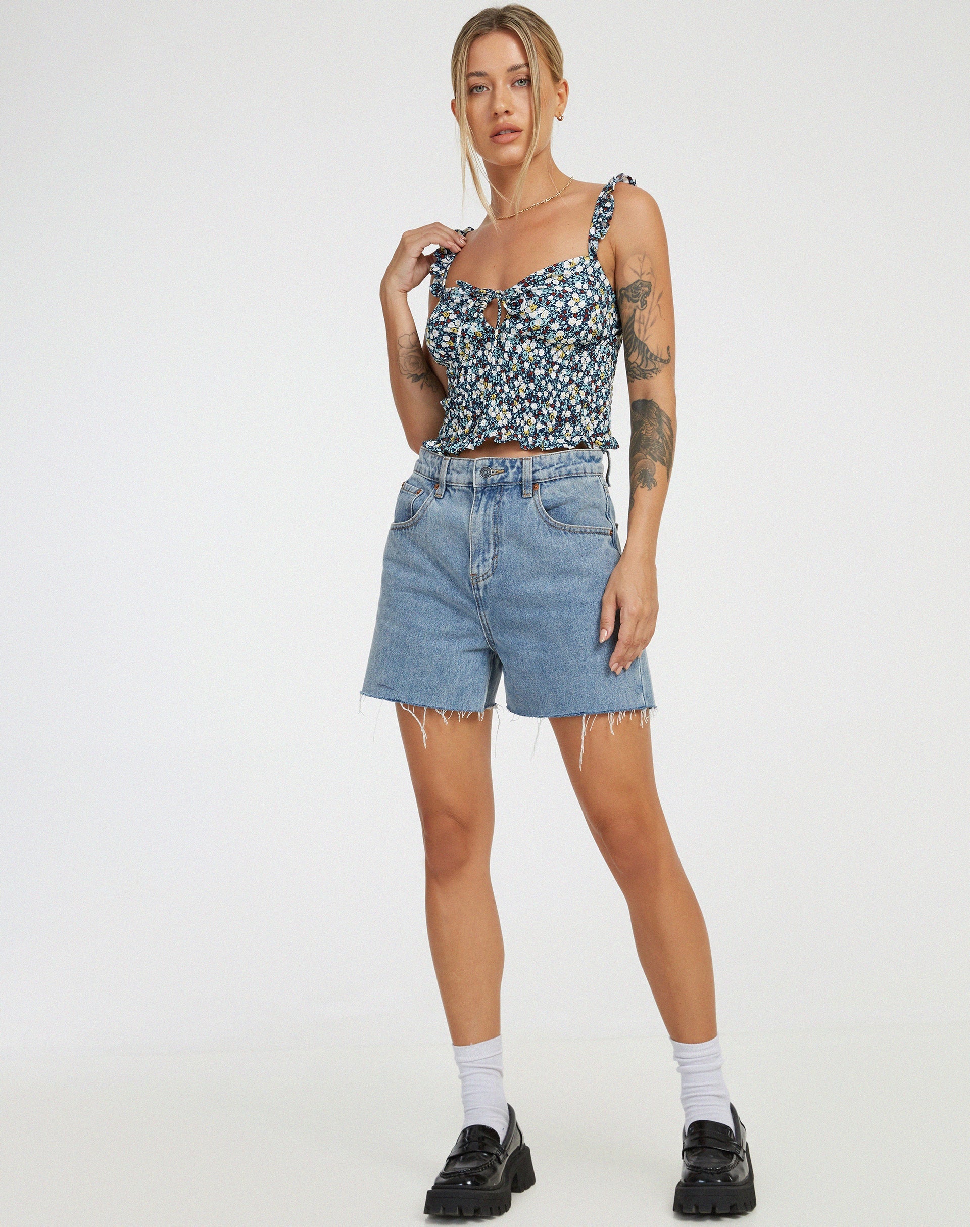 Afbeelding van Ezra Crop Top in Floral Field Navy