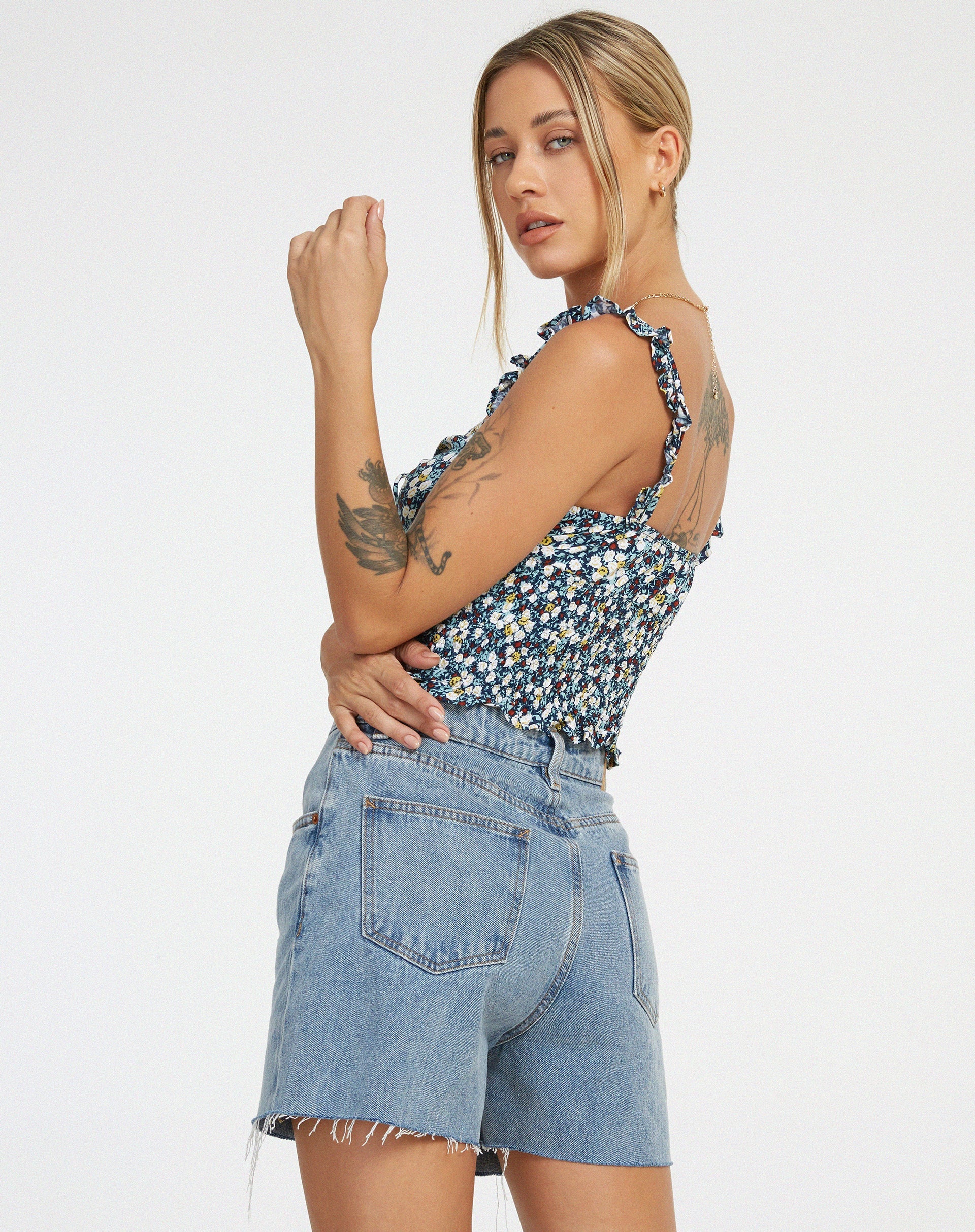 Afbeelding van Ezra Crop Top in Floral Field Navy
