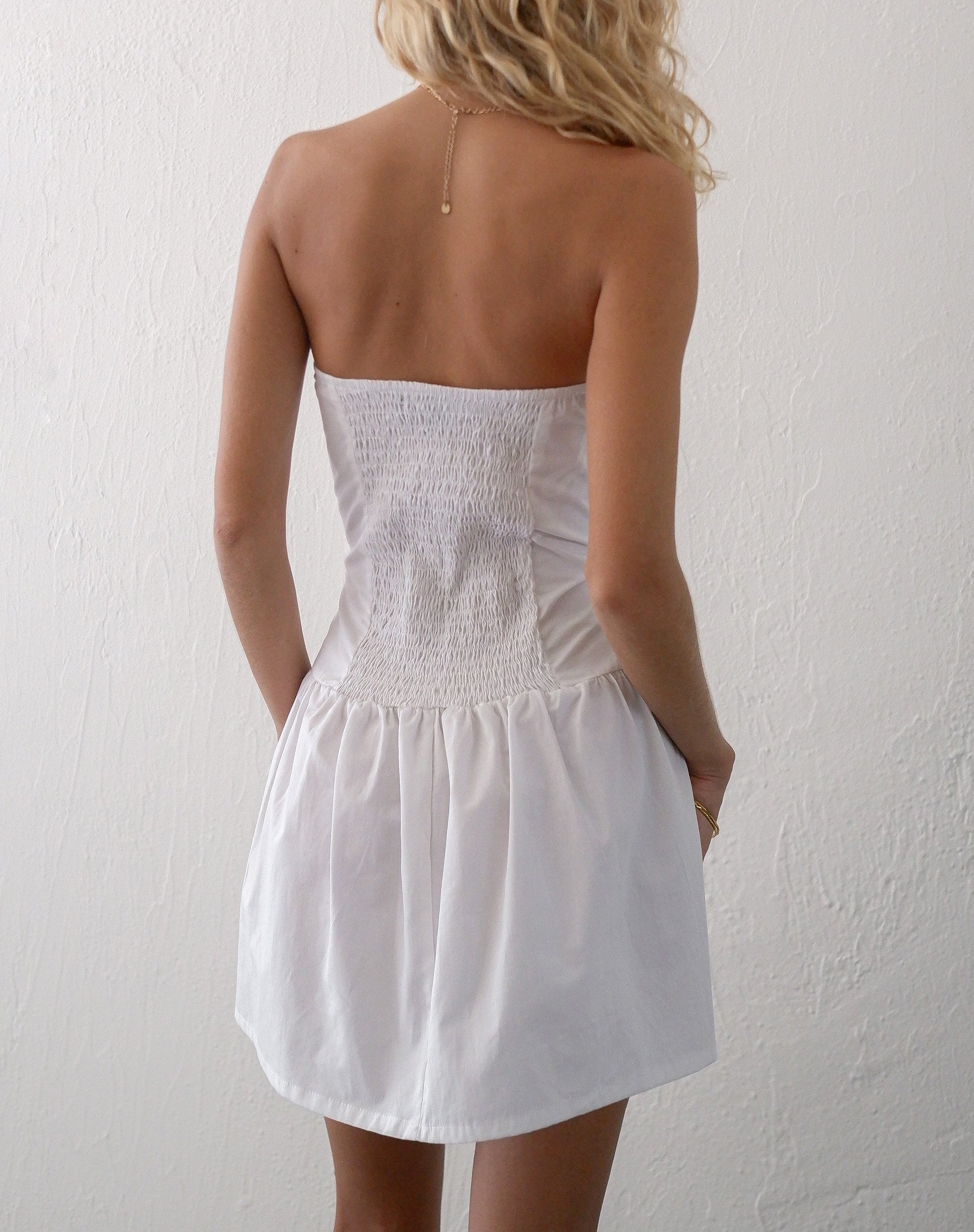 Afbeelding van Faelyn Bandeau Mini Jurk in Popeline Wit