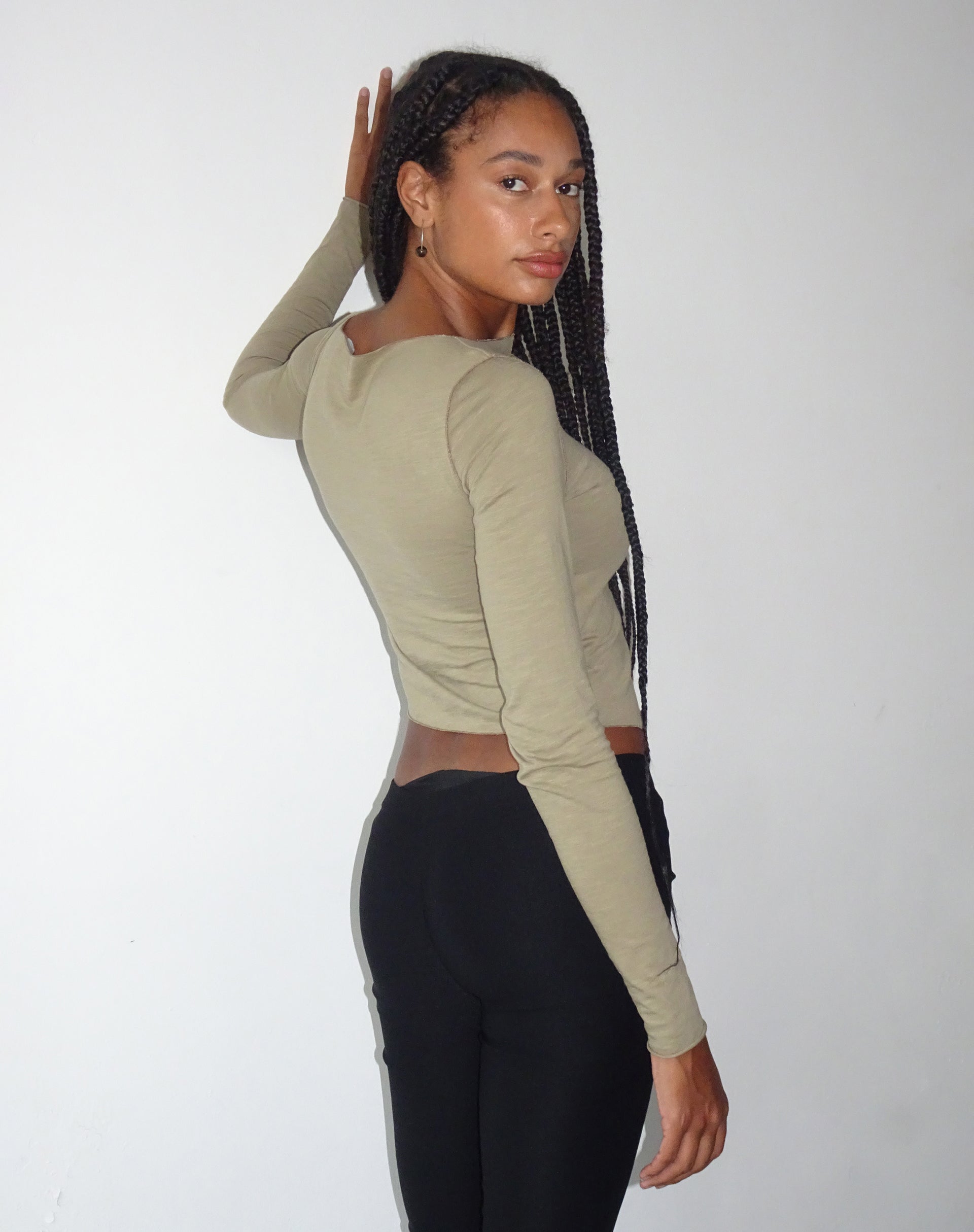 Afbeelding van MOTEL X JACQUIE Fenrin Lange Mouw Vlinder Jersey Top in Londen Mist