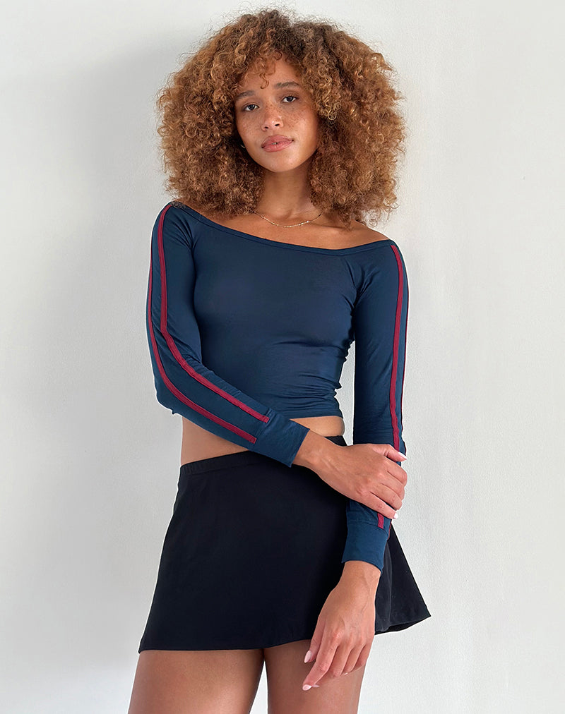 Afbeelding van Gavya Bardot Lange Mouw Top in Navy met Adrenaline Rode Streep