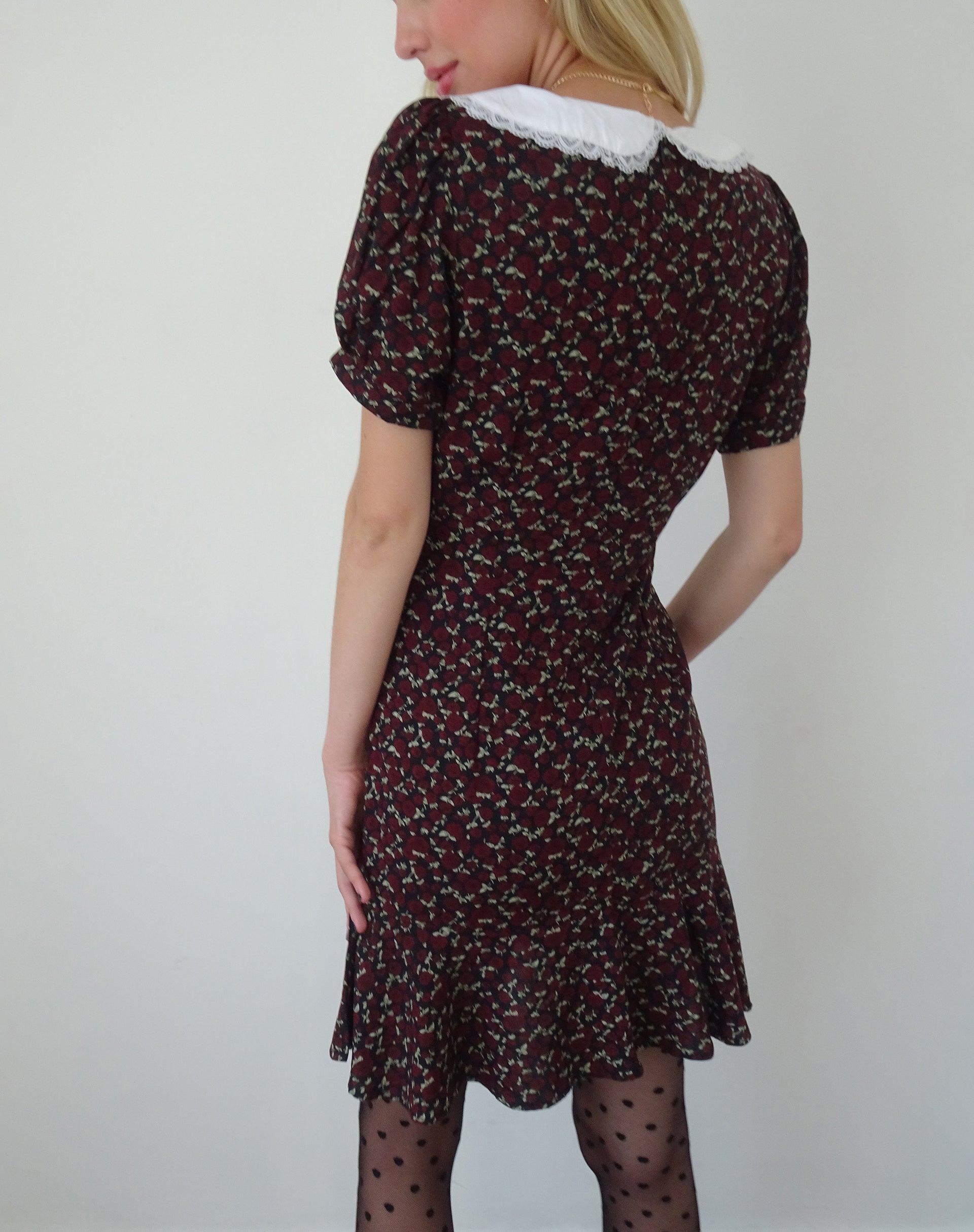 Afbeelding van Geles Mini Wrap Dress in Dark Rhoslyn Ditsy Print