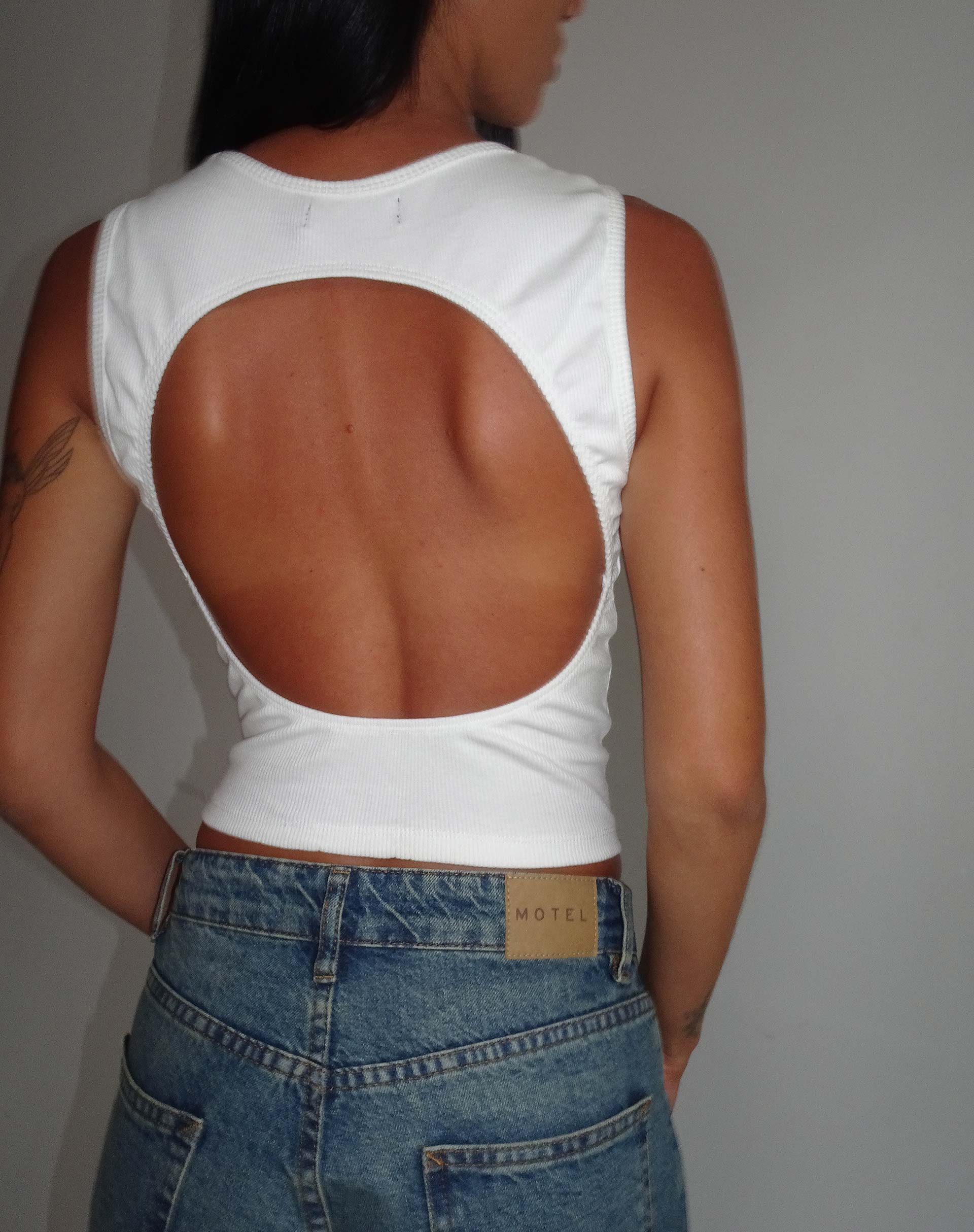 Afbeelding van Gelsho Open Rug Rib Tanktop in Off White