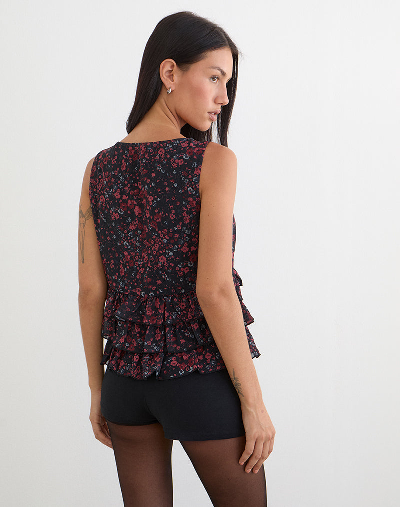 Afbeelding van Gendhis vesttop in chiffon met verspreide bloemenprint in zwart en rood