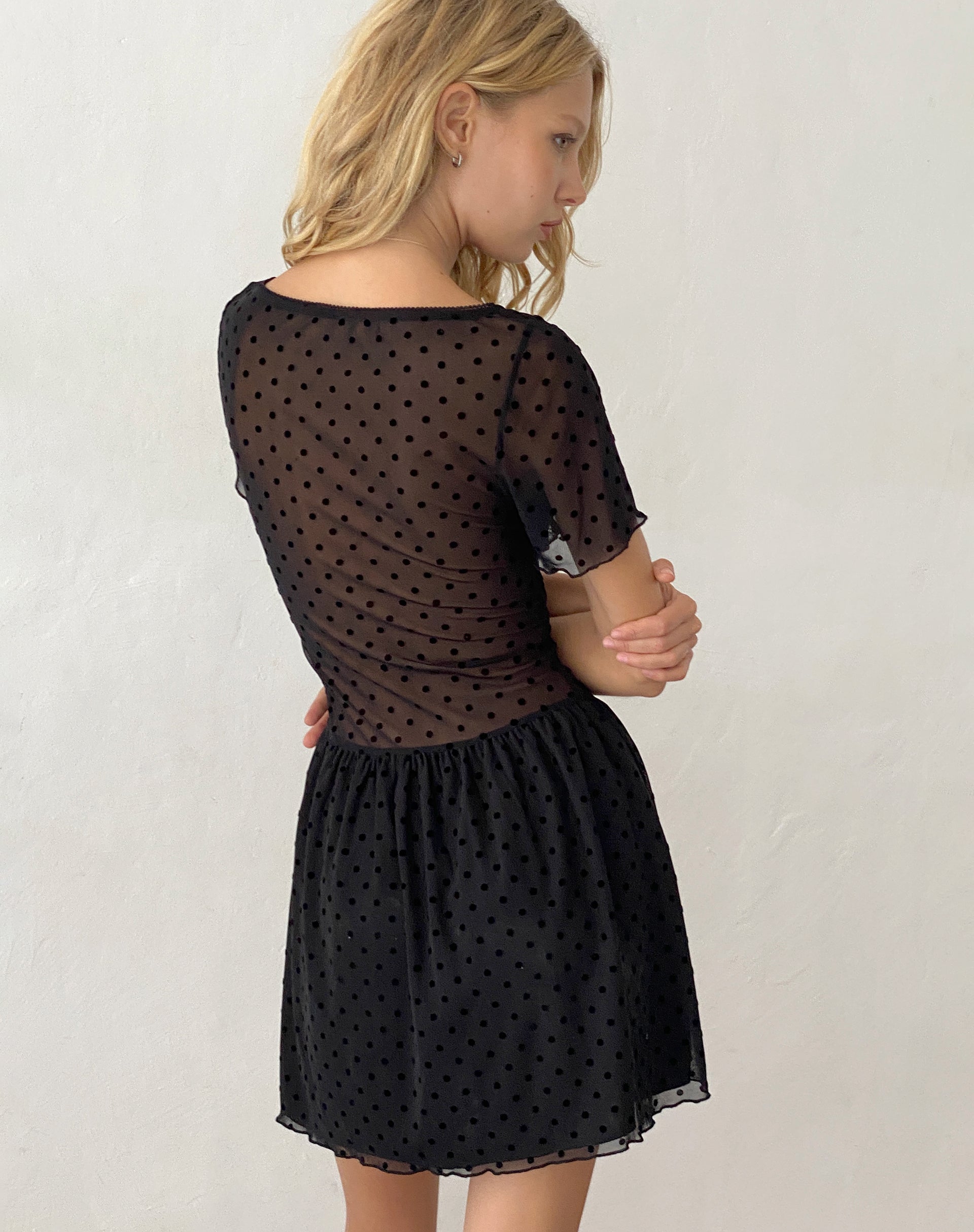 Afbeelding van Geni Mini Dress in Polka Black Flock