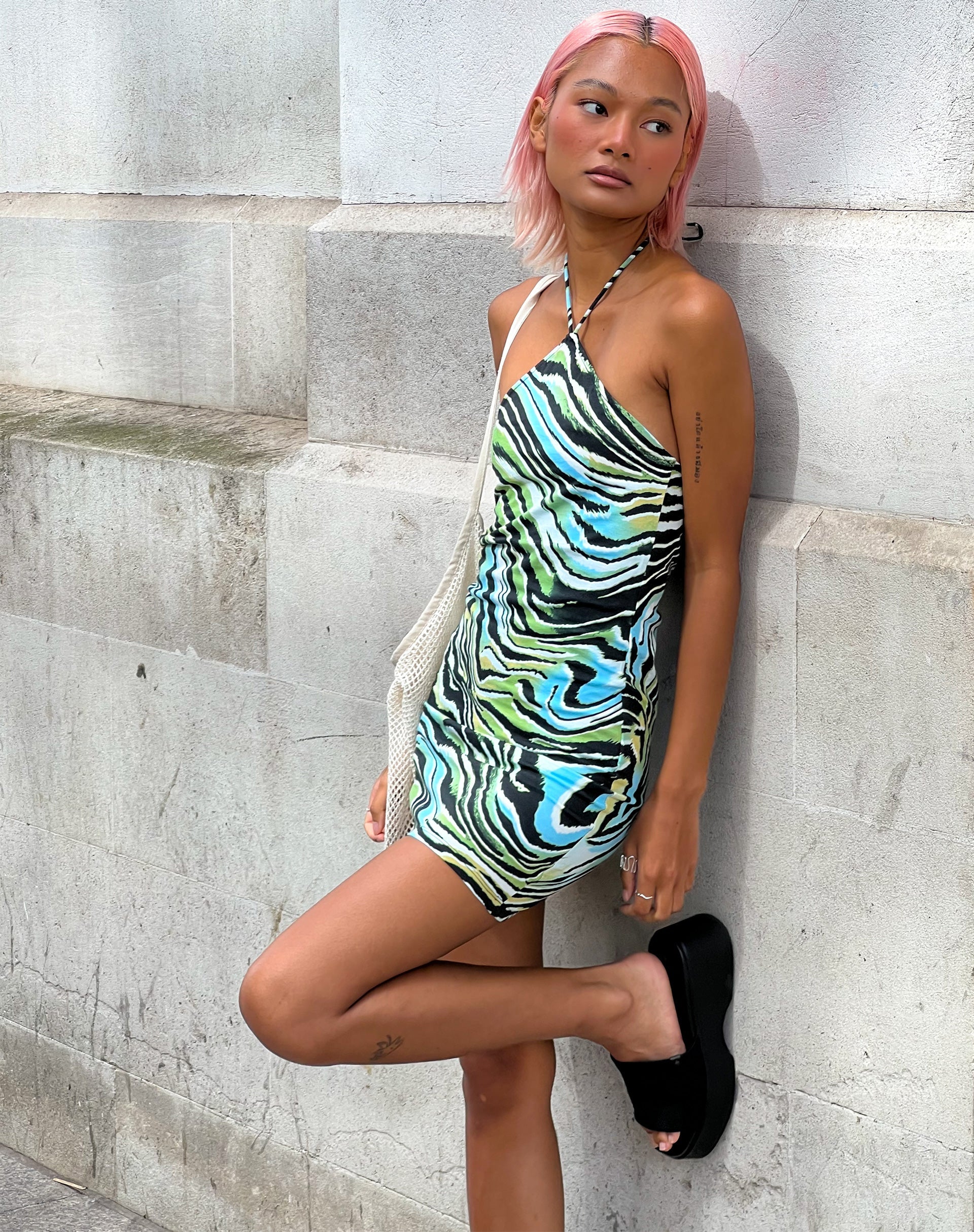 Afbeelding van Giori Mini Dress in Warped Zebra Blue