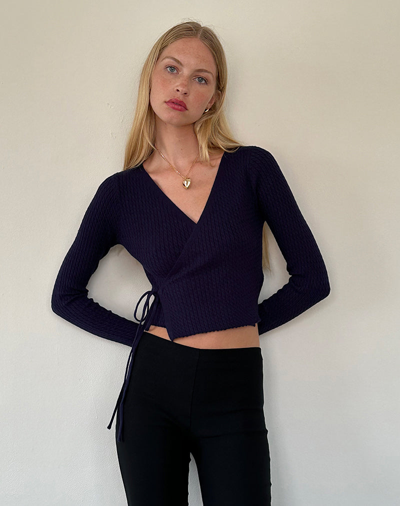 Gisela gebreid wikkelvest in Midnight Blue