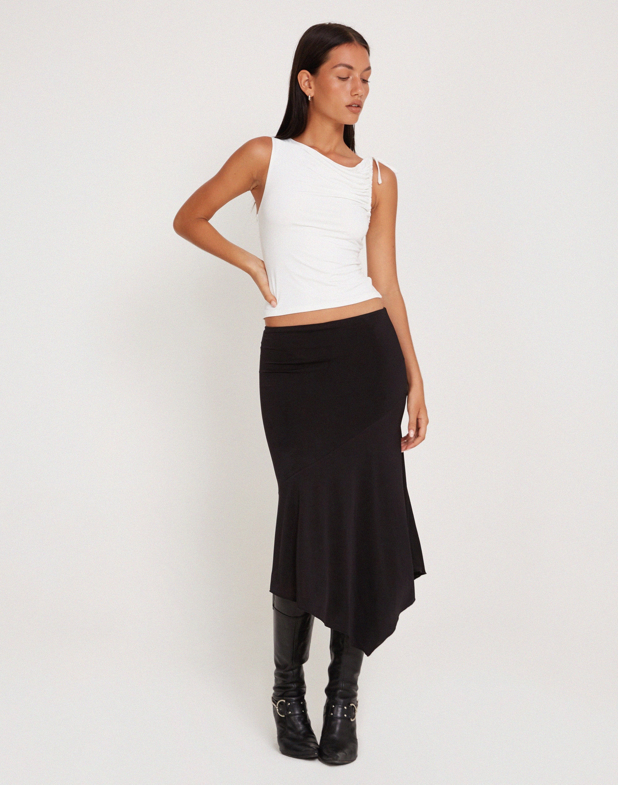 Afbeelding van Cinta Low Rise Midi Rok in Zwart