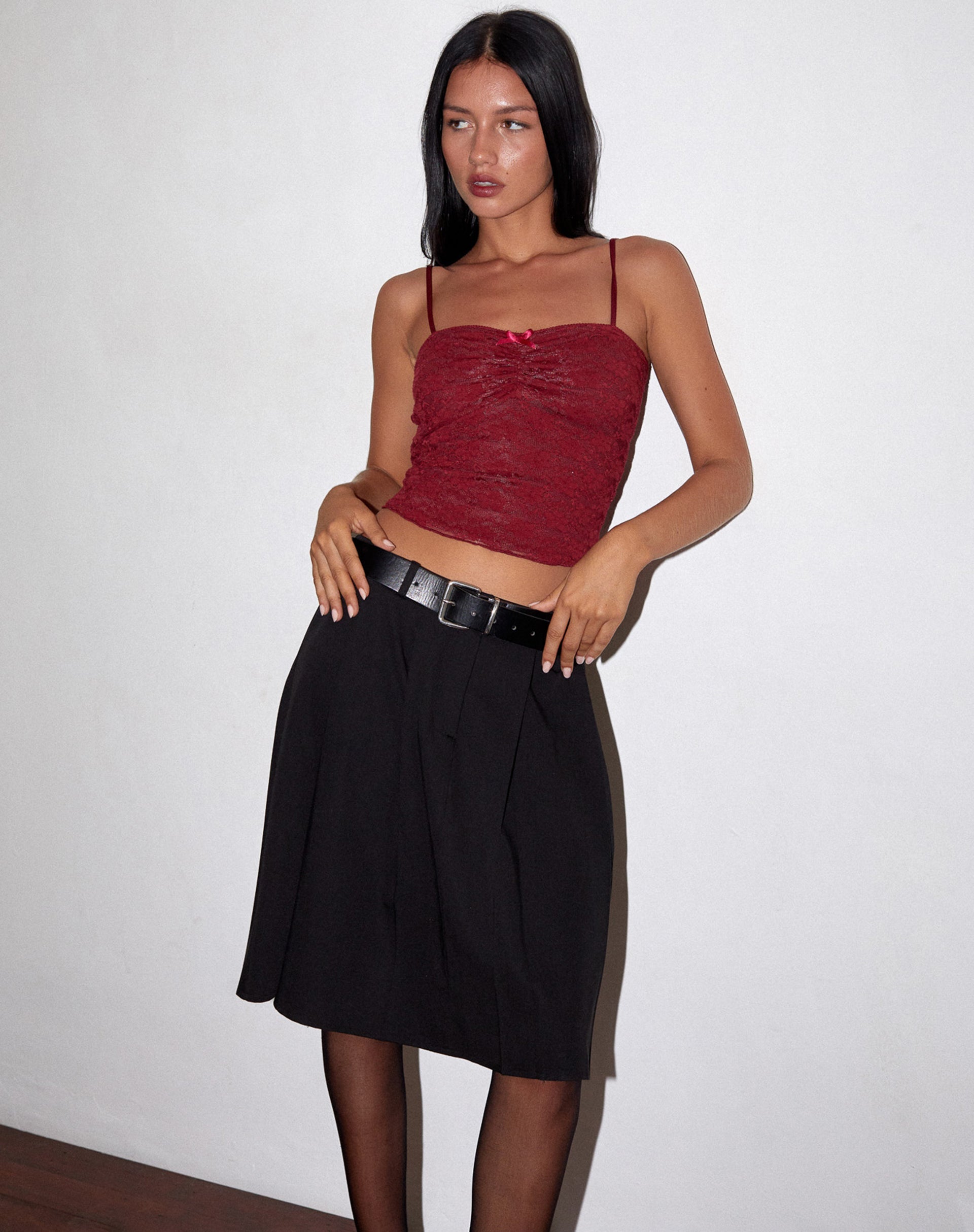 Afbeelding van Hali Cami Top met kant in Maroon