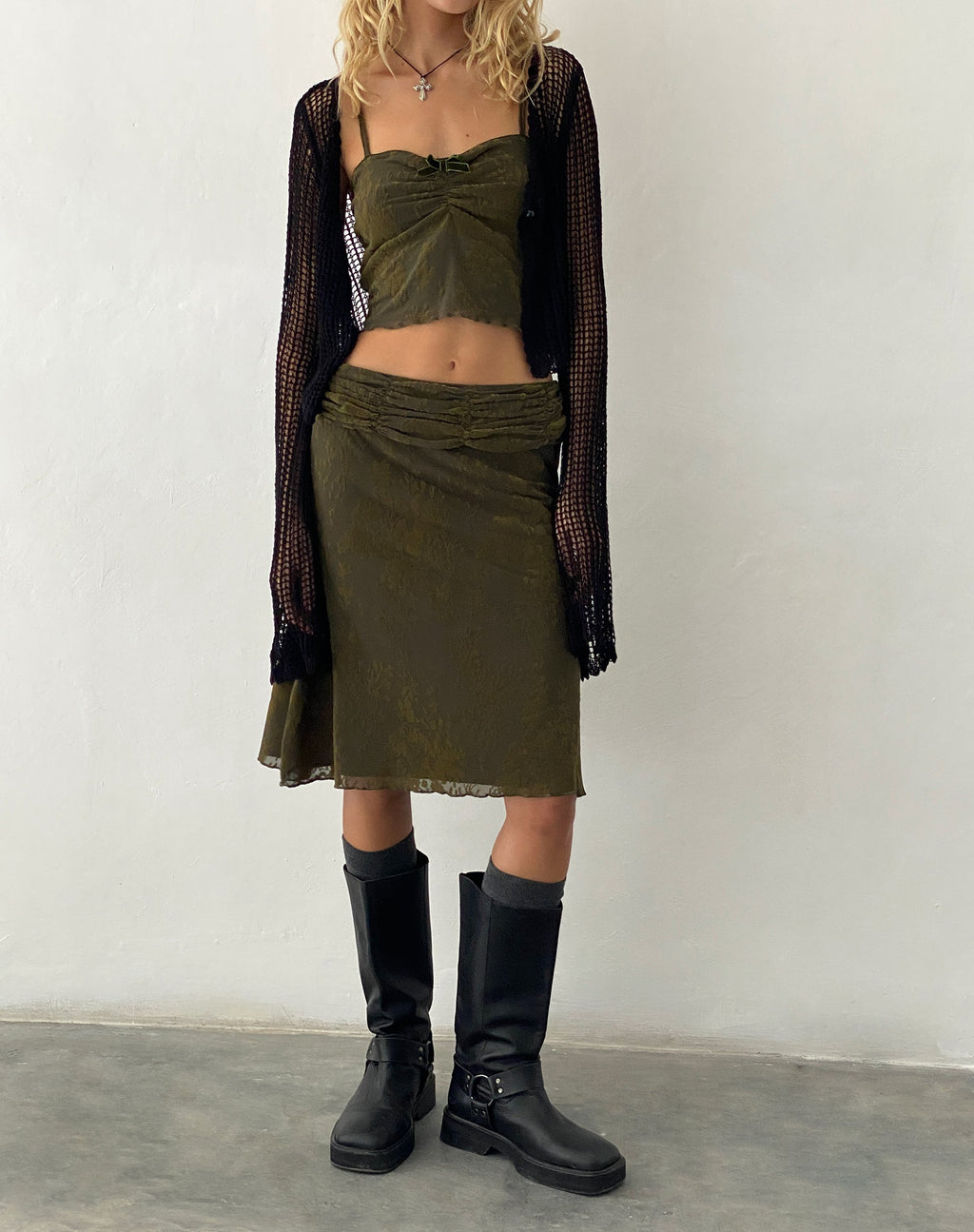 Erato Midi rok in abstract botanisch donker olijfgroen