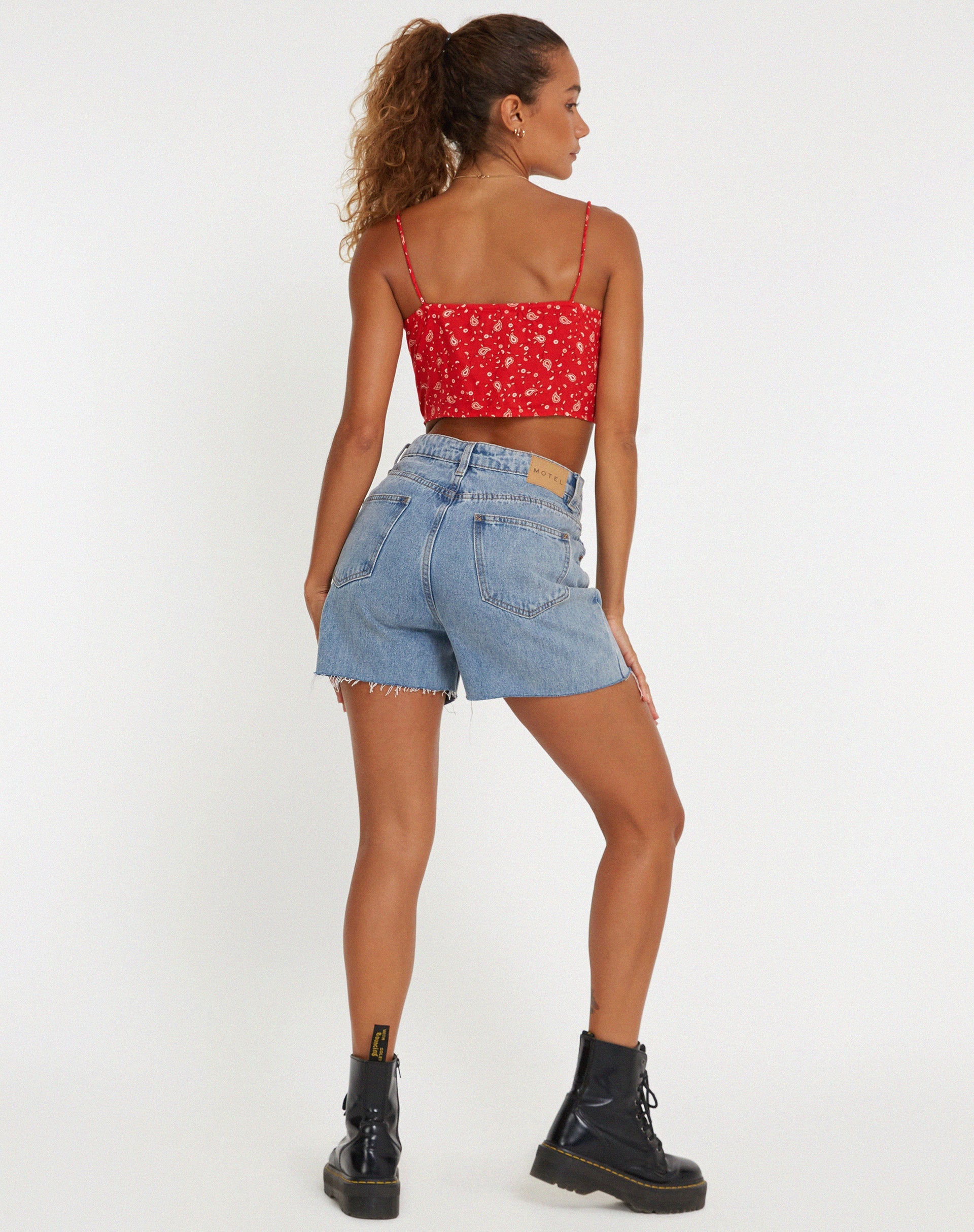 Afbeelding van Hema Crop Top in Paisley Fun Red